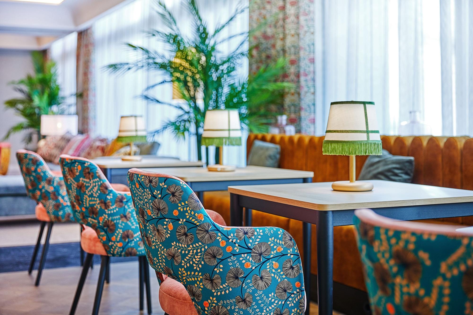 Vista Lobby Hesperia Sevilla