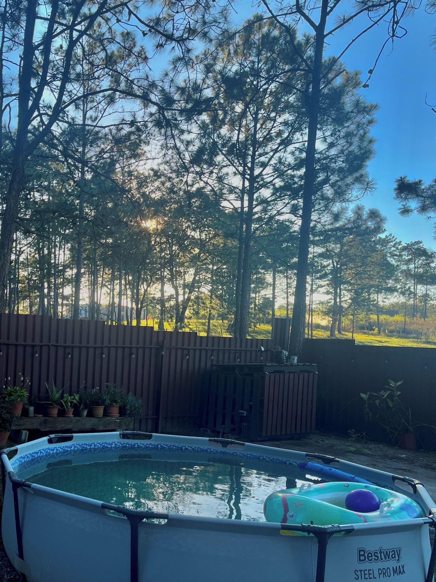 Vista Piscina Pine Scape Lodge | Jacuzzi | BBQ | Pool | Mango Hosting