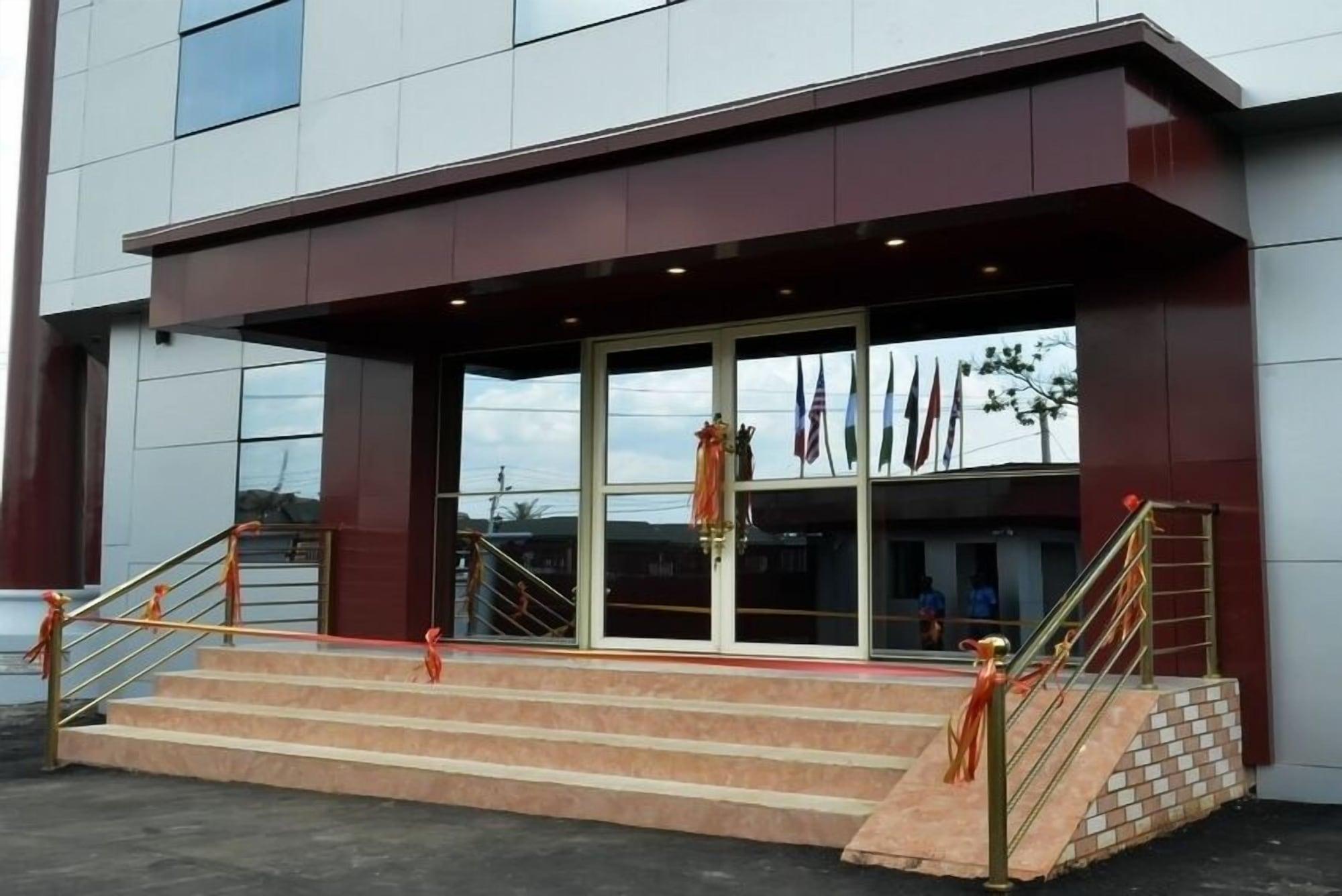 Vista Exterior De Santos Hotel Awka