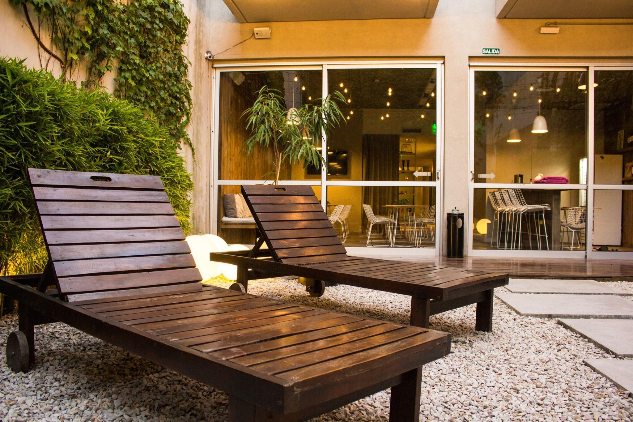 Varios Lemon Suites