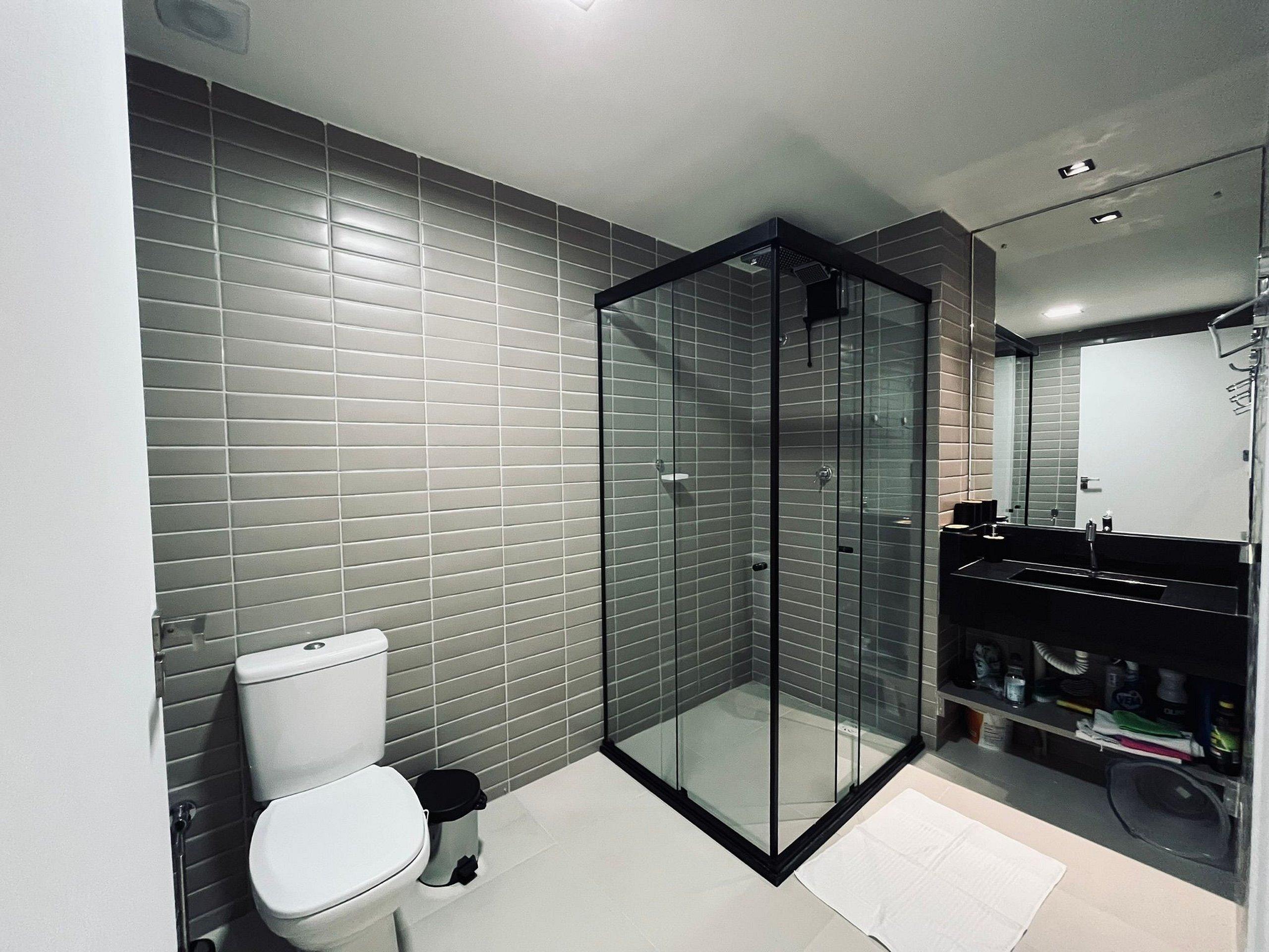 Baño Flat pé na areia da praia do Bessa. AG 219