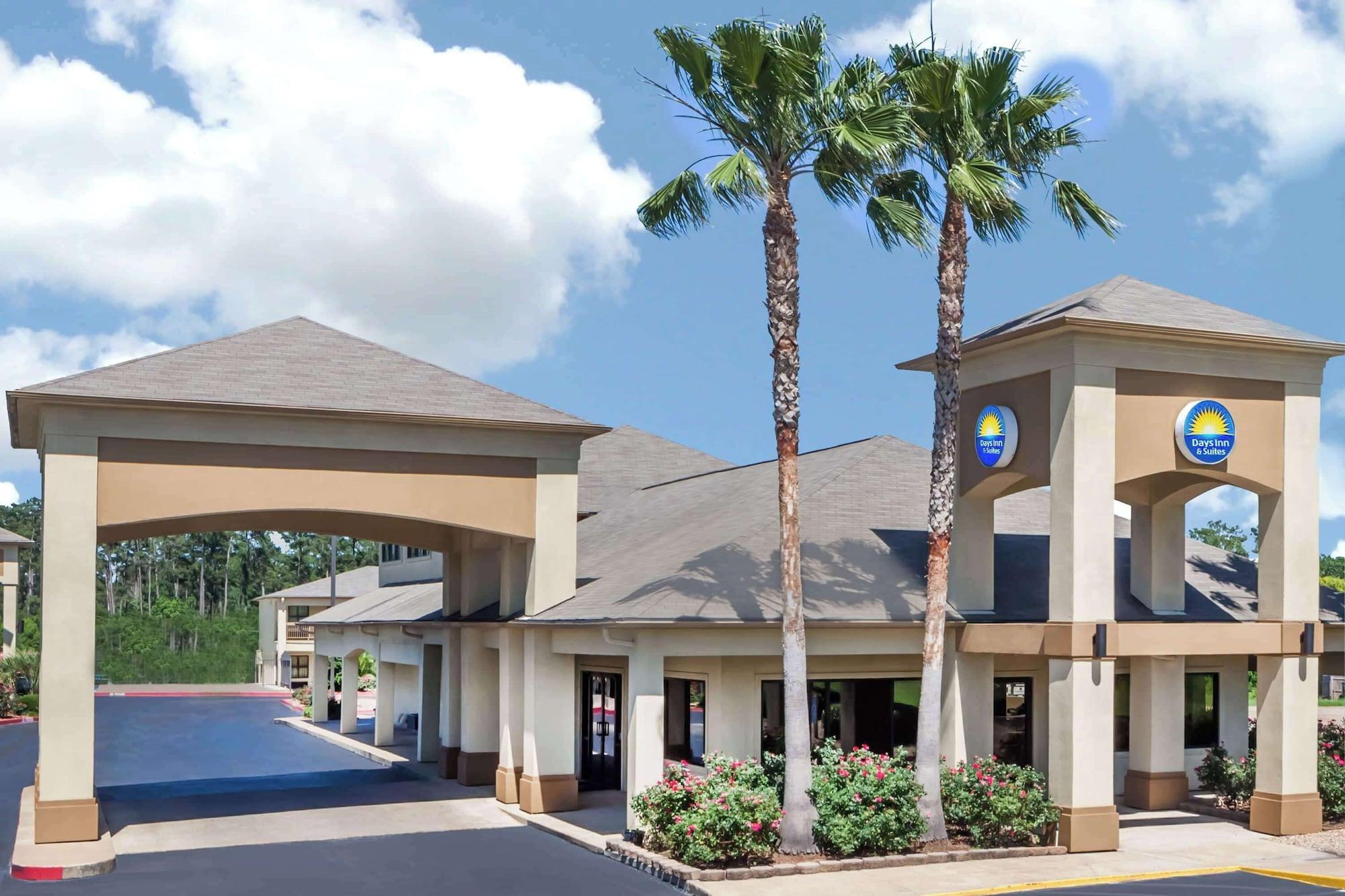 Vista Exterior Days Inn & Suites by Wyndham Huntsville