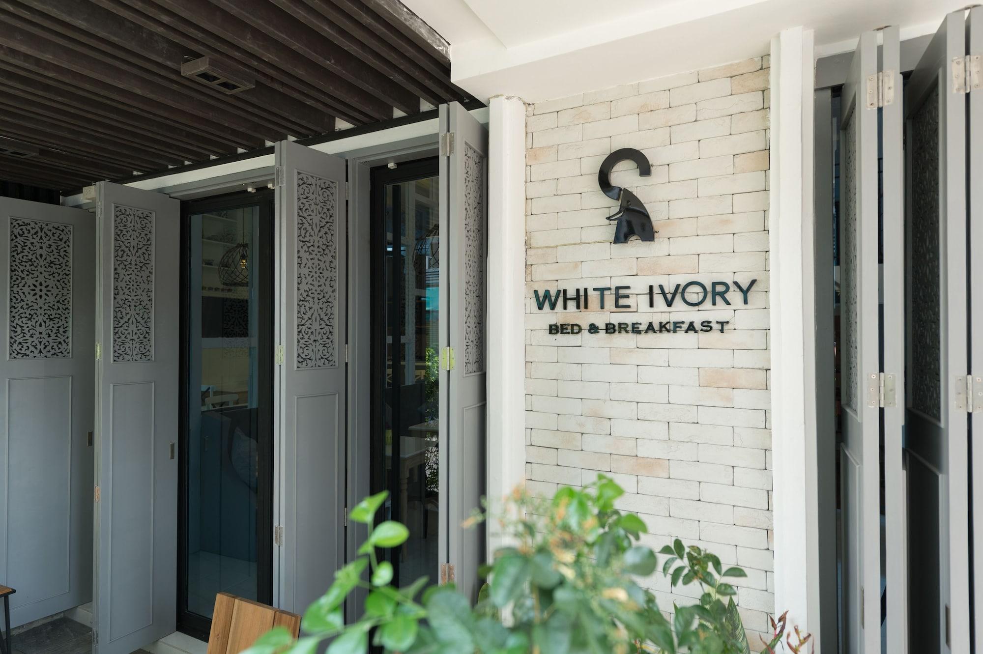 Vista Exterior White Ivory Bed & Breakfast
