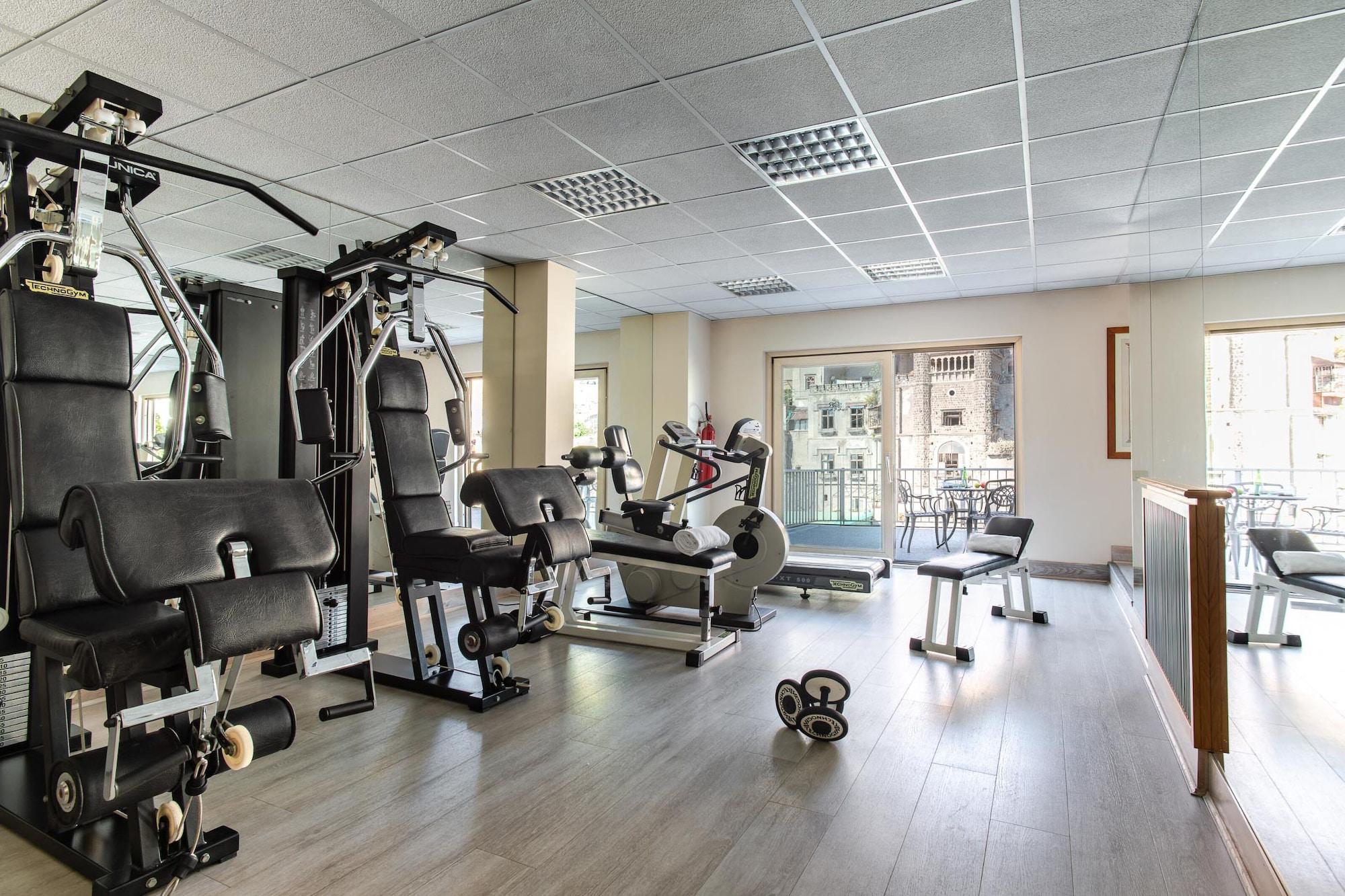 Gimnasio Royal Continental Hotel Naples