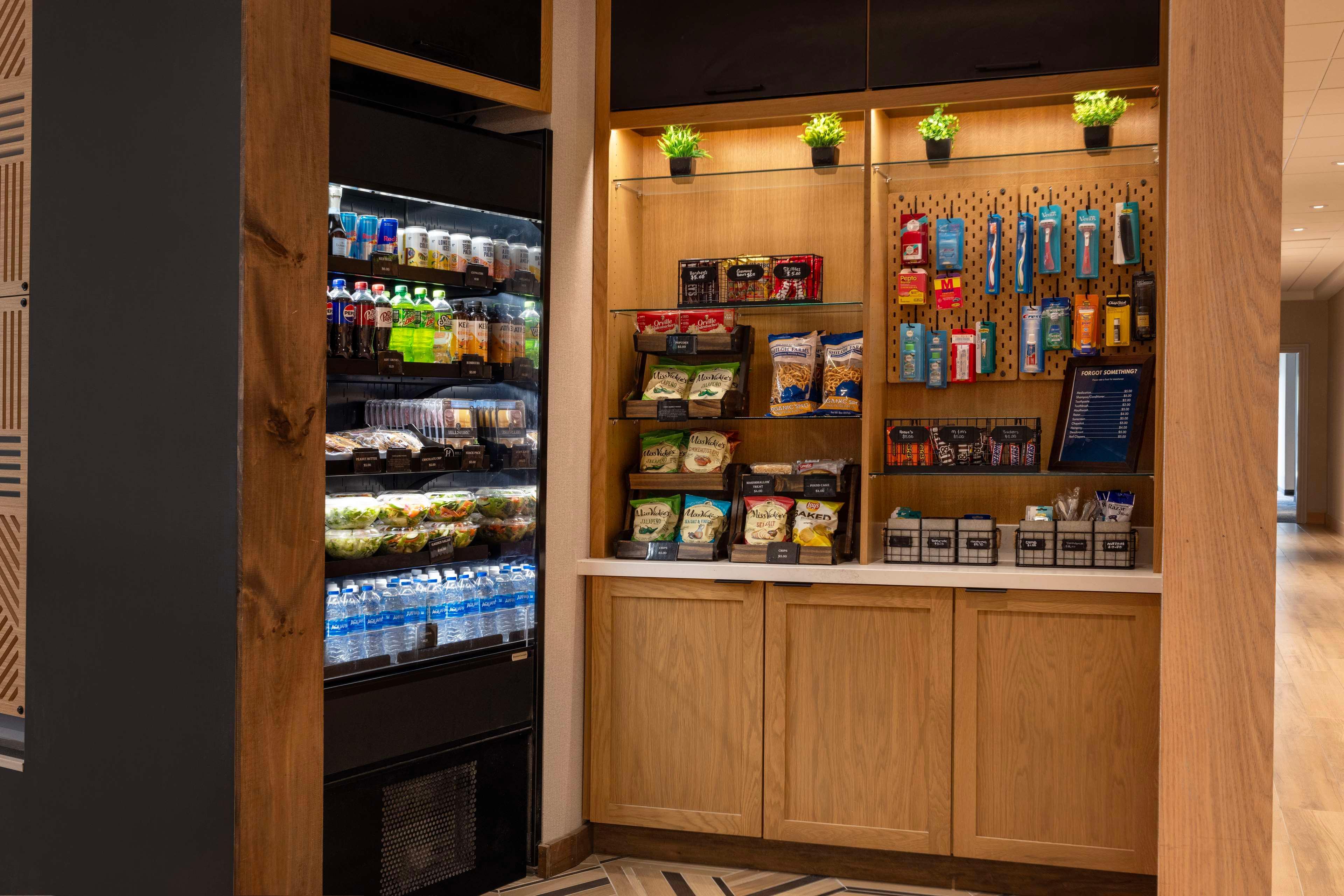 Vista Lobby Hyatt Place Orlando Airport