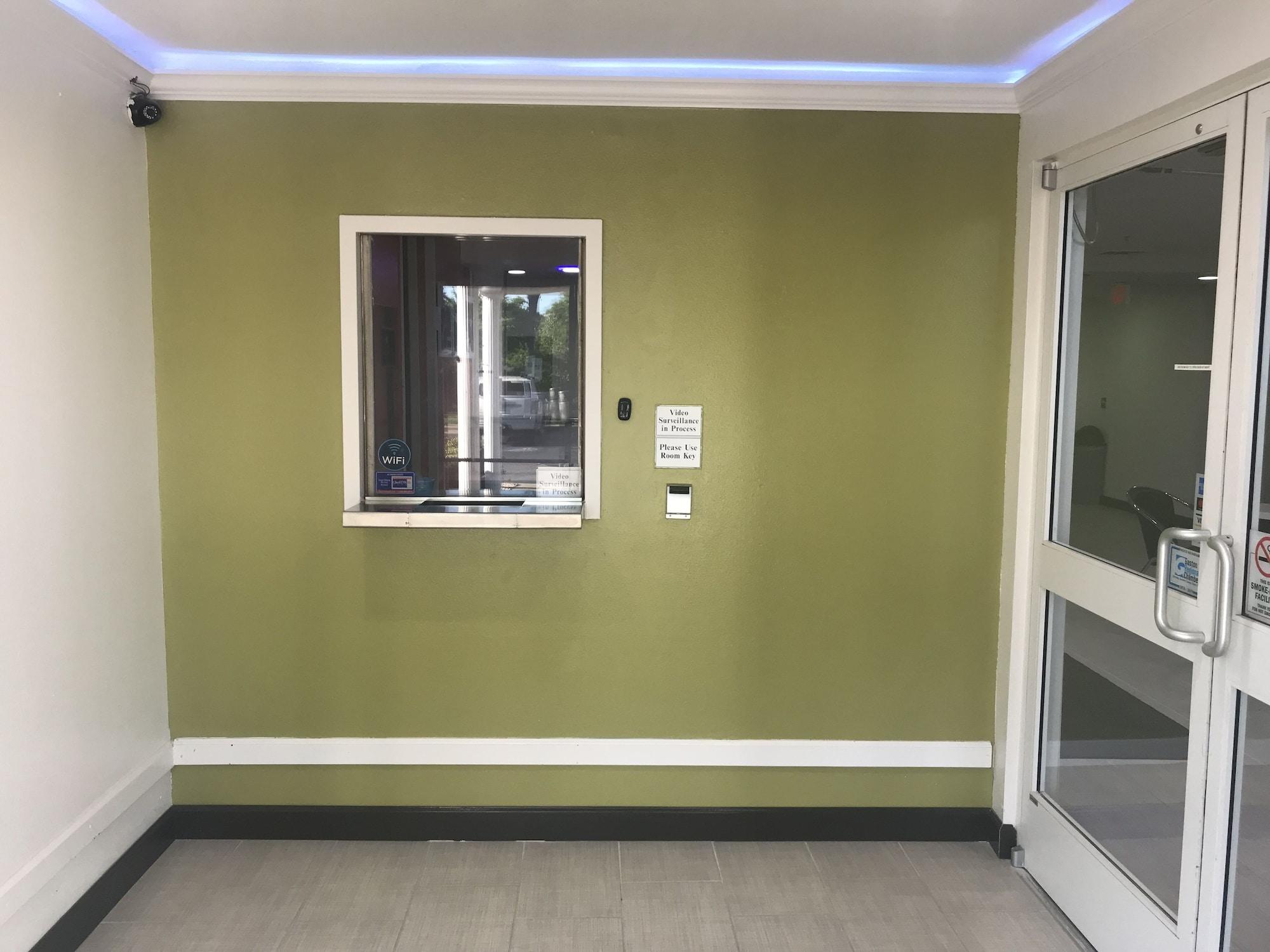 Vista Lobby Motel 6 Gastonia, NC