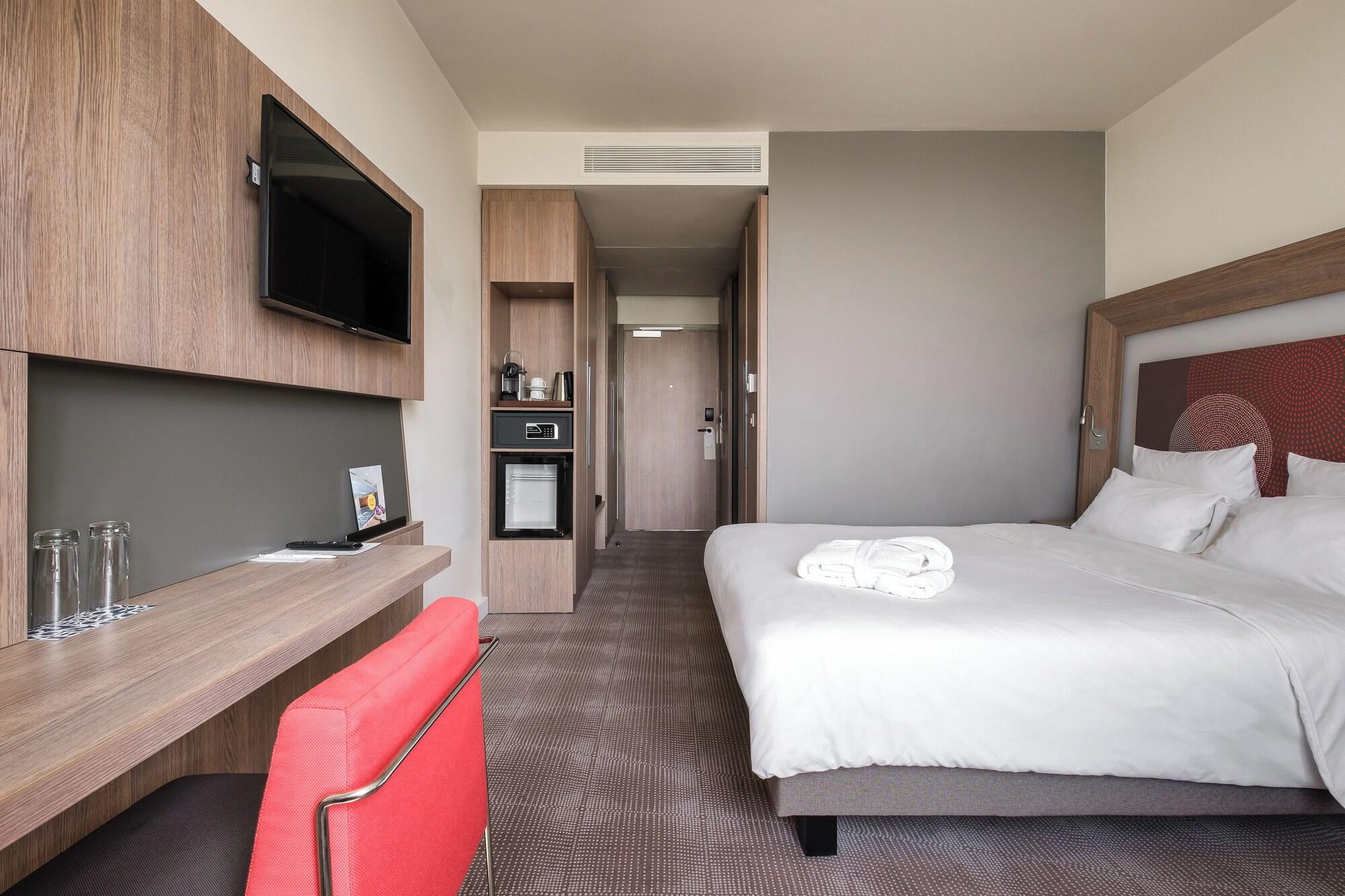 Habitación Novotel Almaty City Center