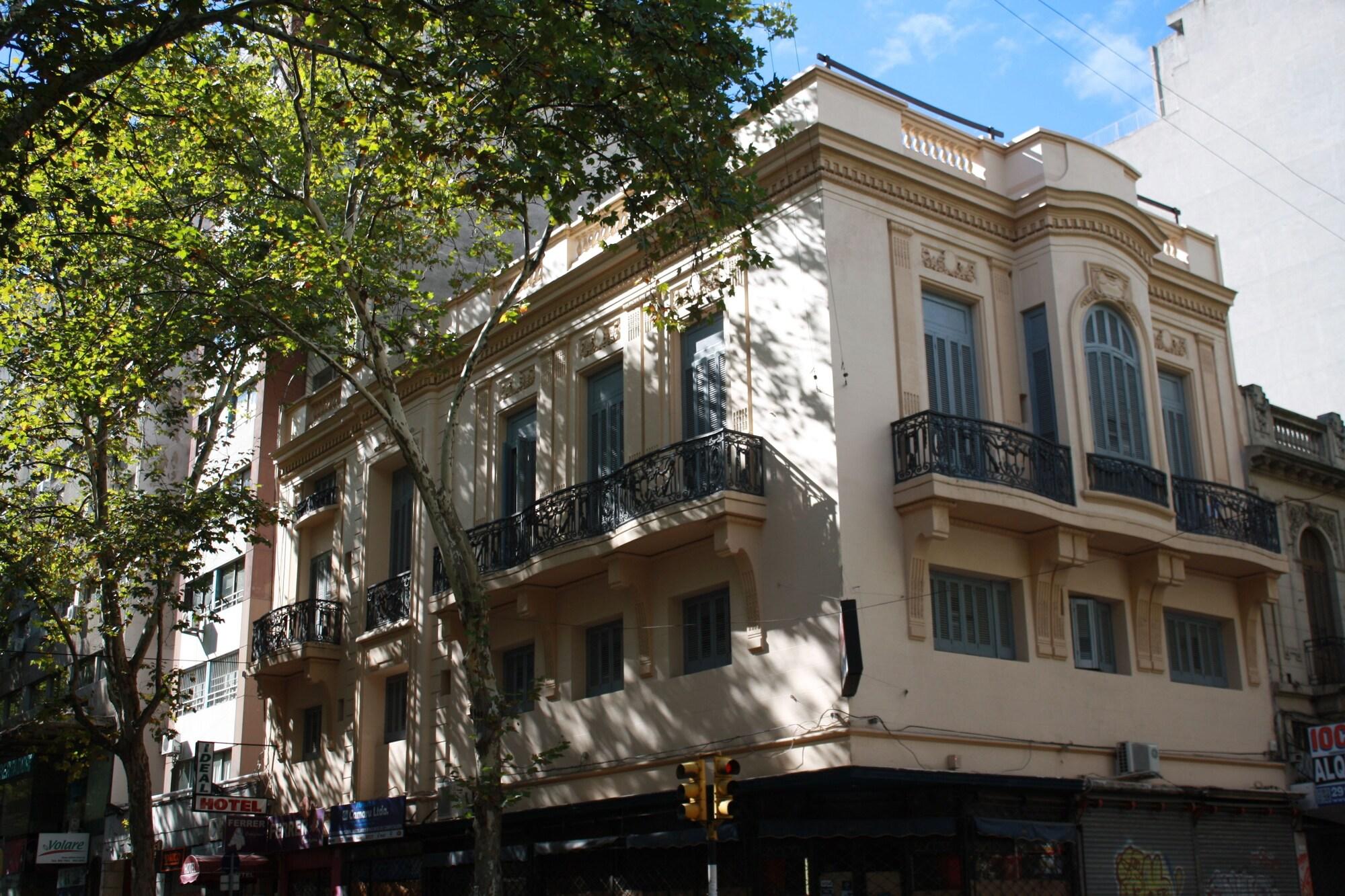 Varios Hotel Ideal