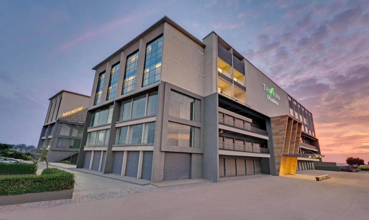 Vista Exterior The Fern Residency Morbi