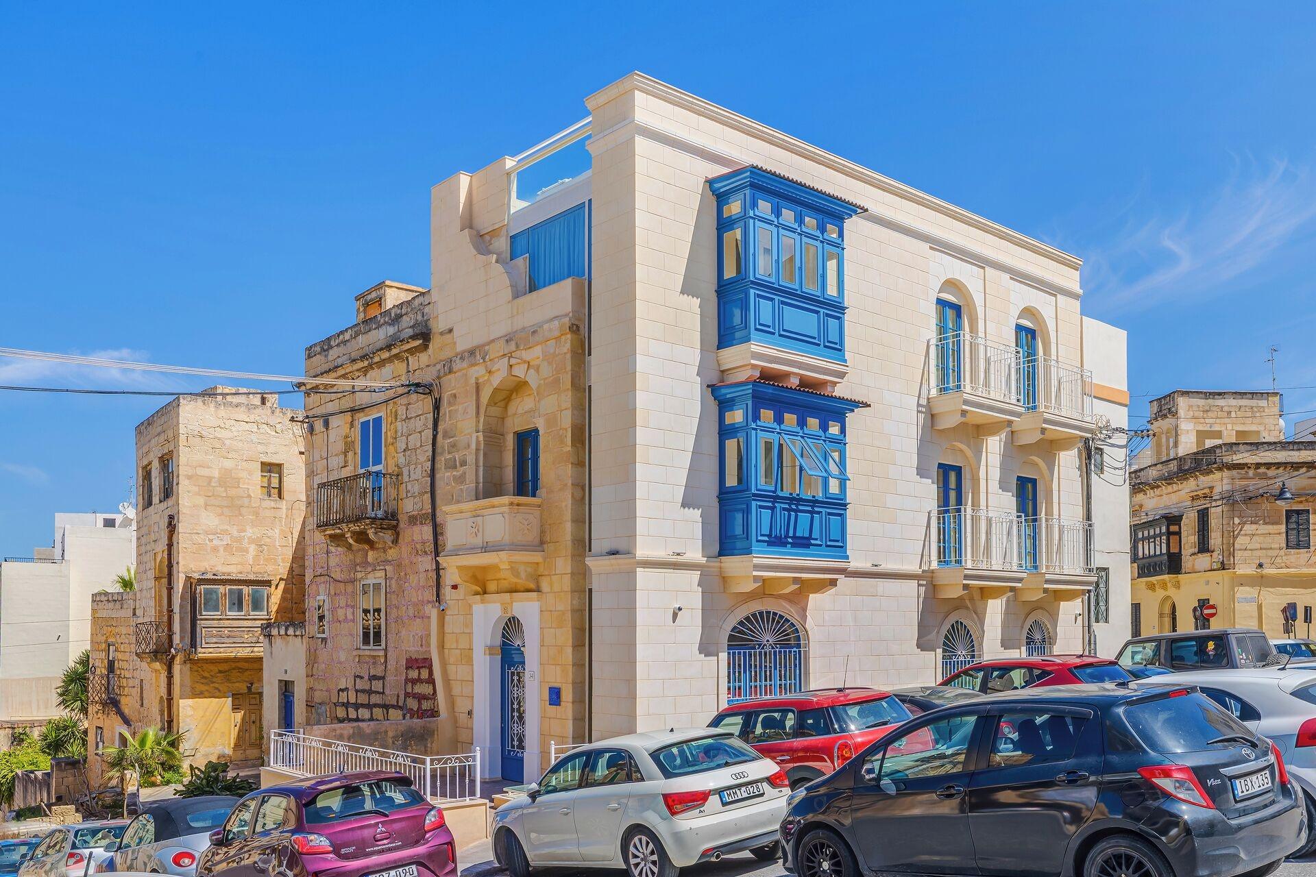 Varios Kirxa Rooms and Suites