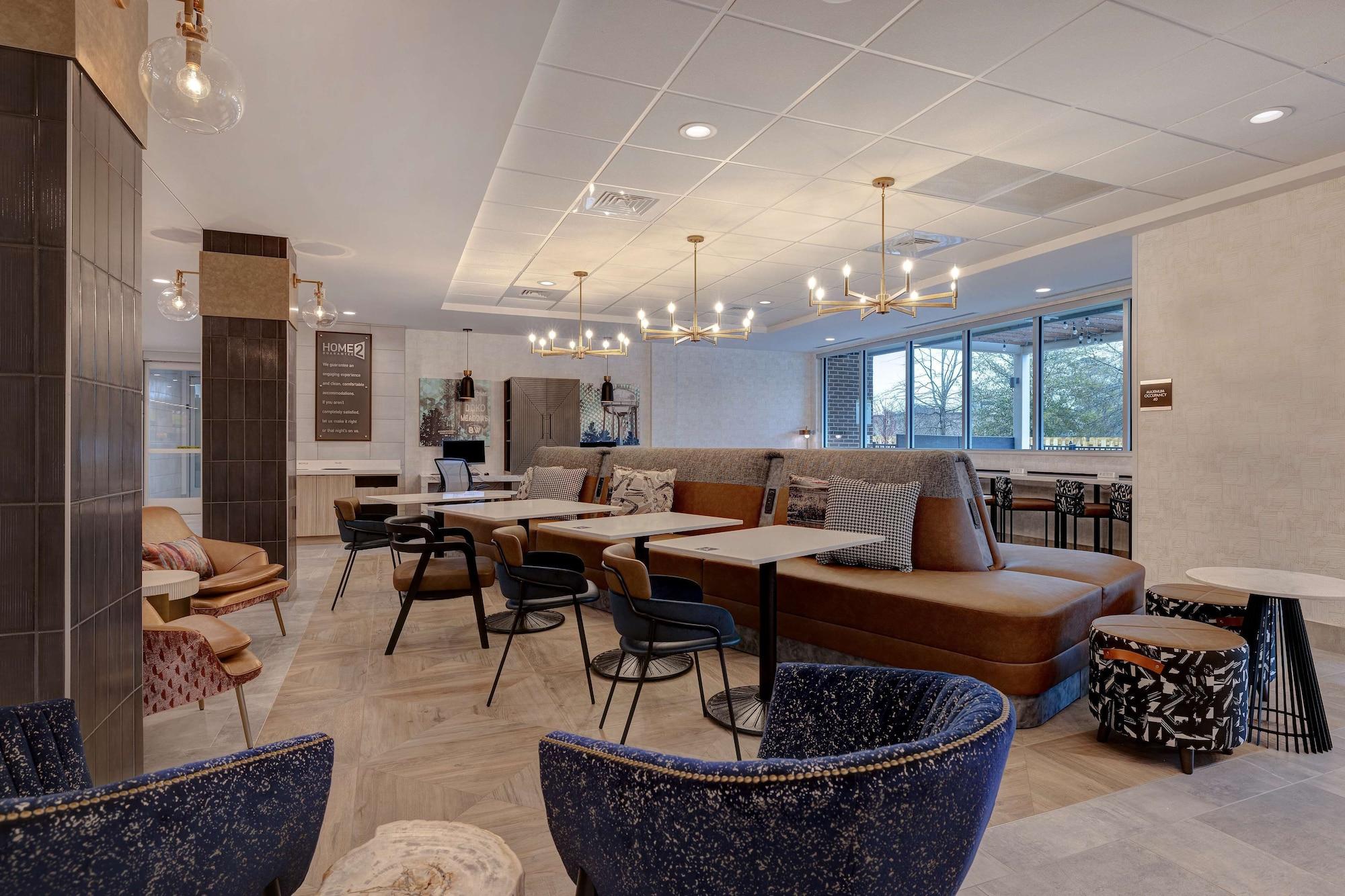 Vista Lobby Home2 Suites by Hilton Blythewood, SC