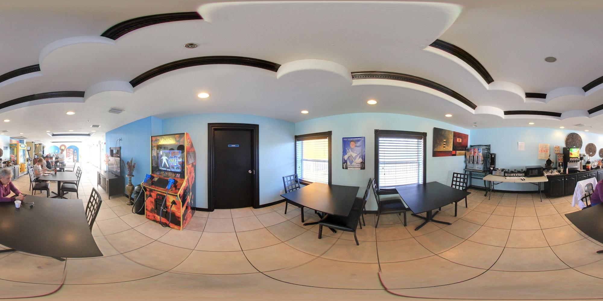 Vista Lobby Blue Bay Inn & Suites