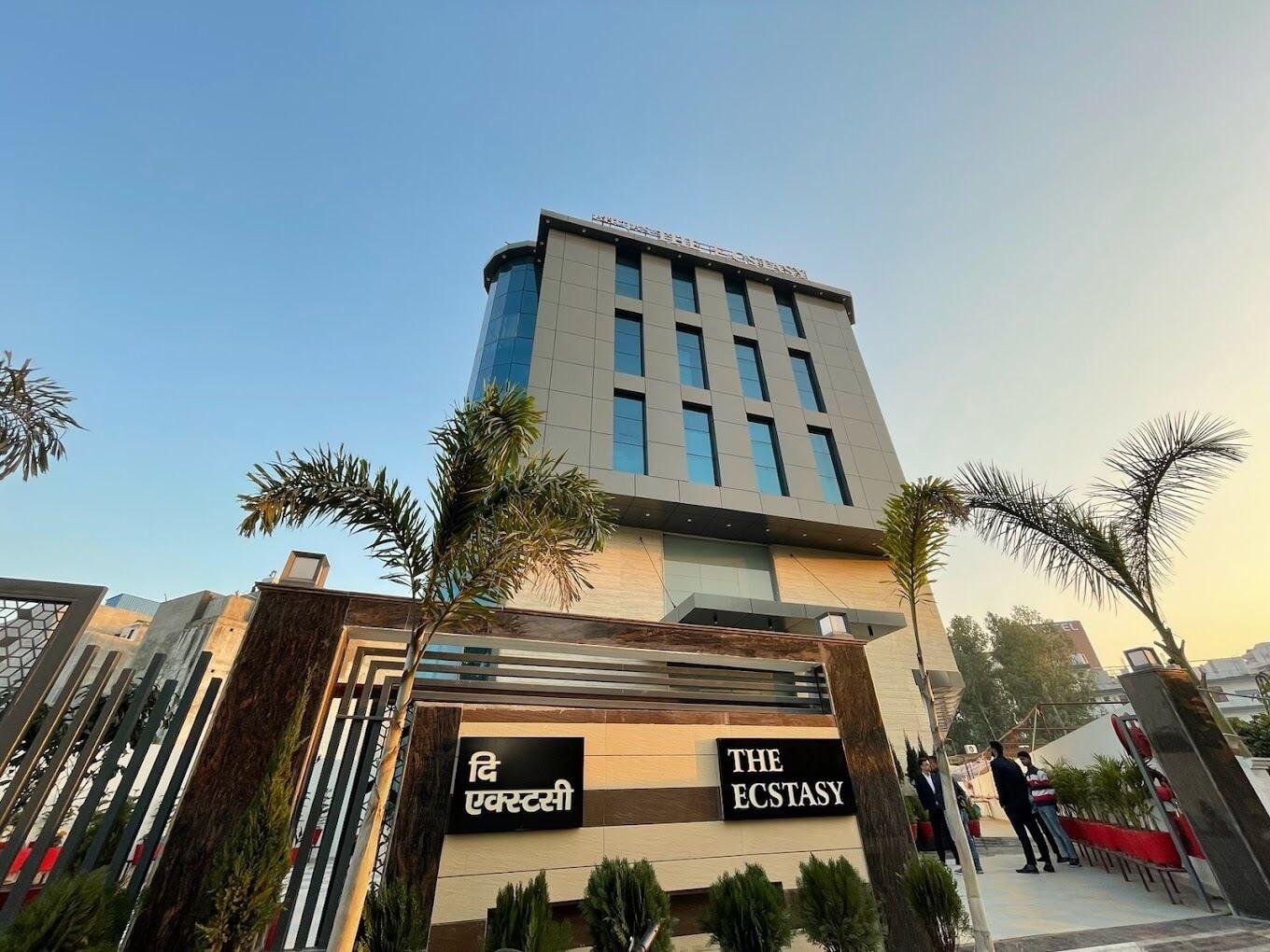 Varios The Ecstasy Hotel