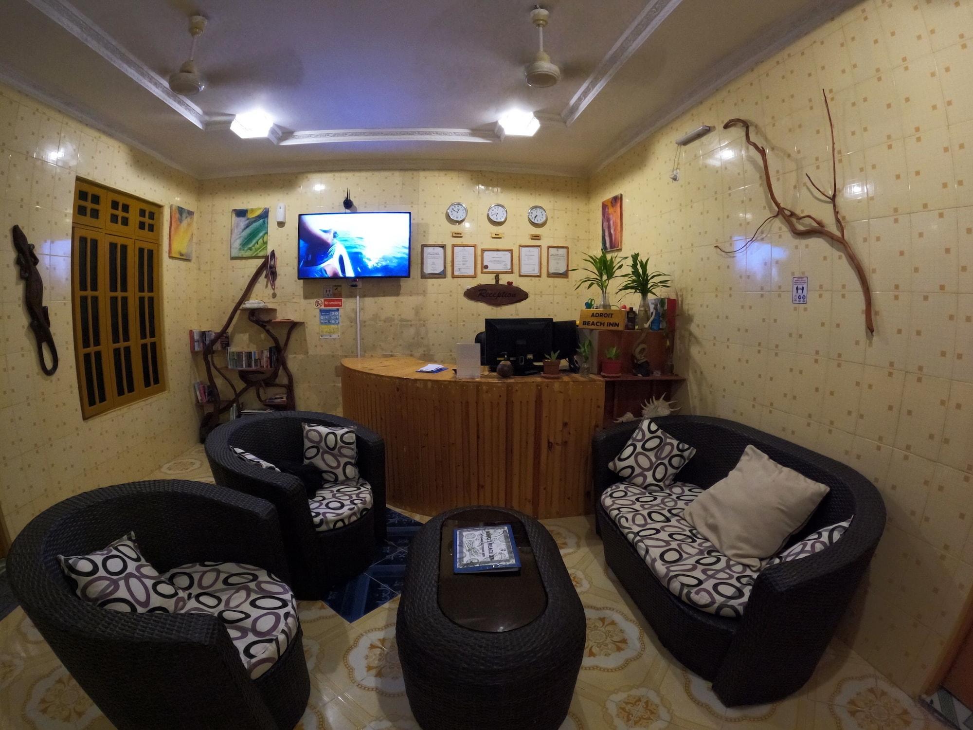 Vista Lobby Adroit Beach Inn