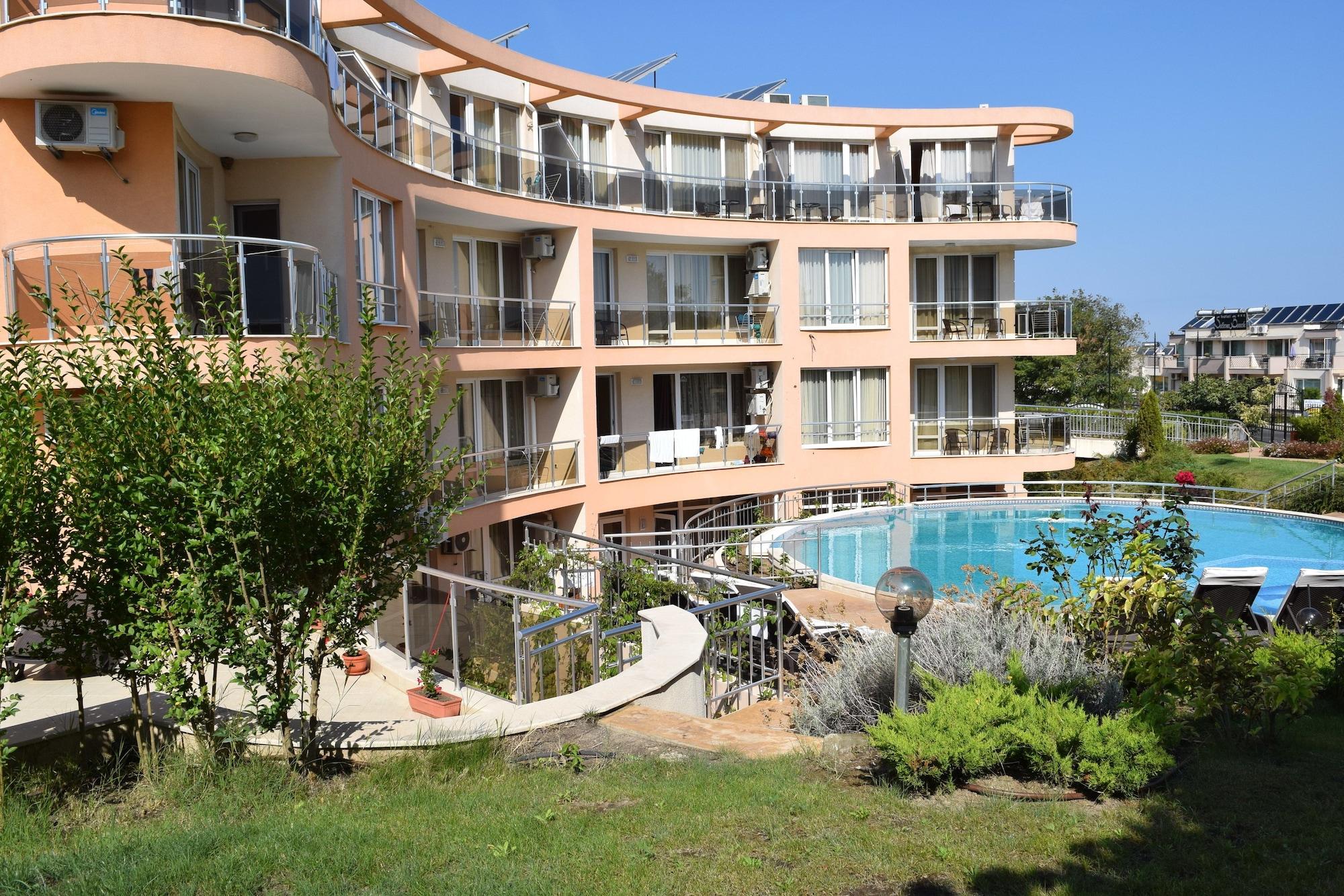 Vista Exterior Villa Orange