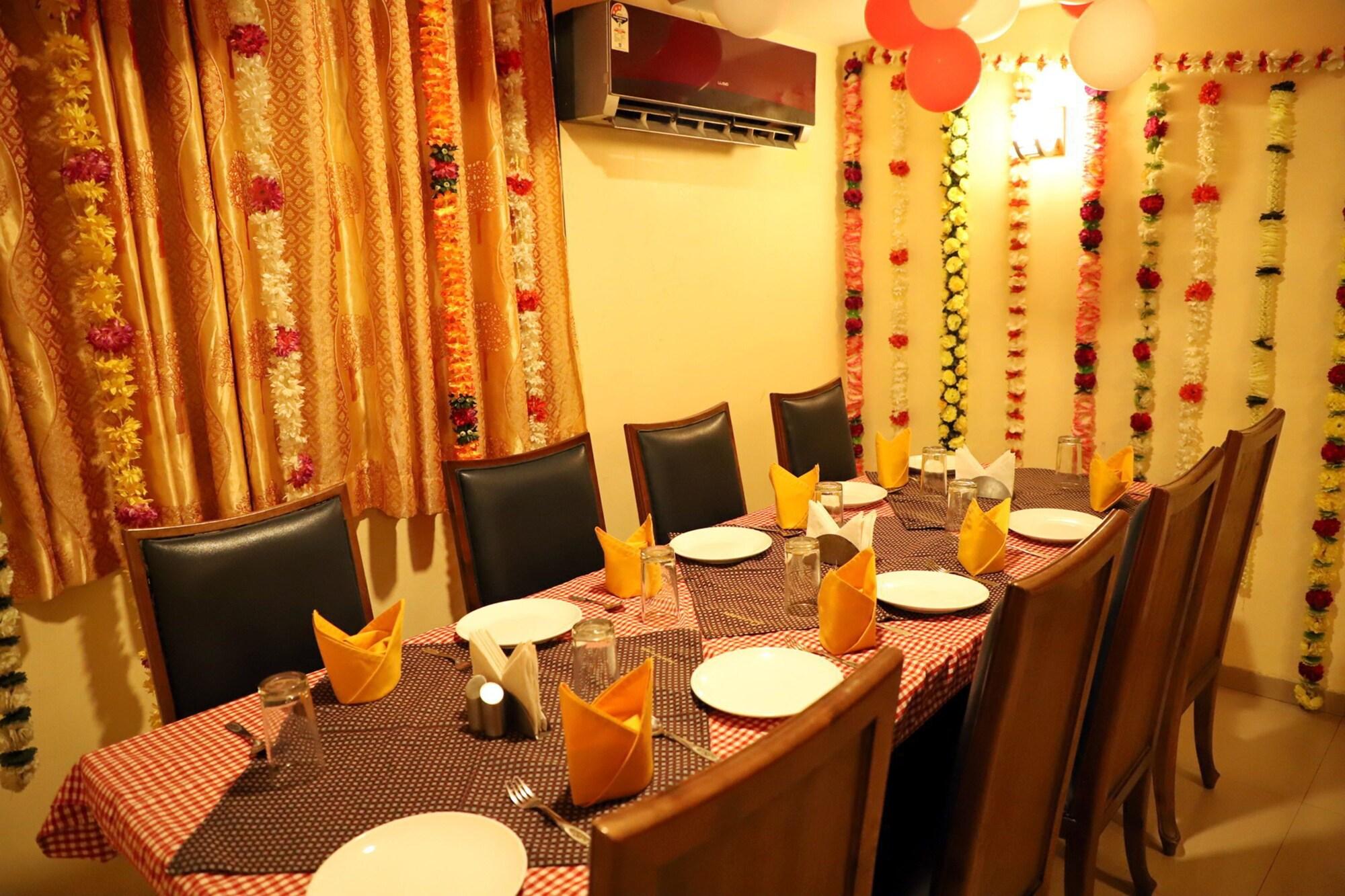 Restaurant Hotel Heera Excutive