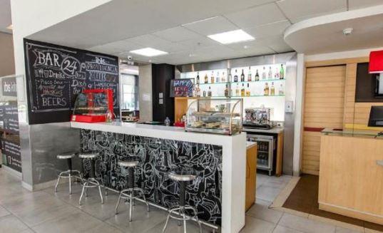 Bar/Salón Ibis Santiago Providencia