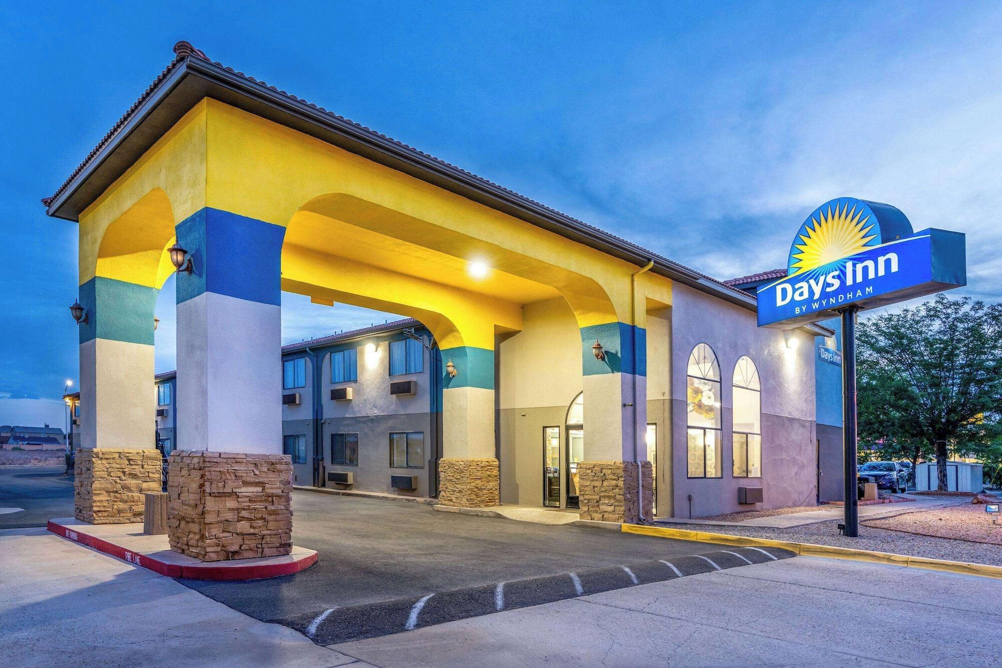 Vista Exterior Days Inn by Wyndham Los Lunas