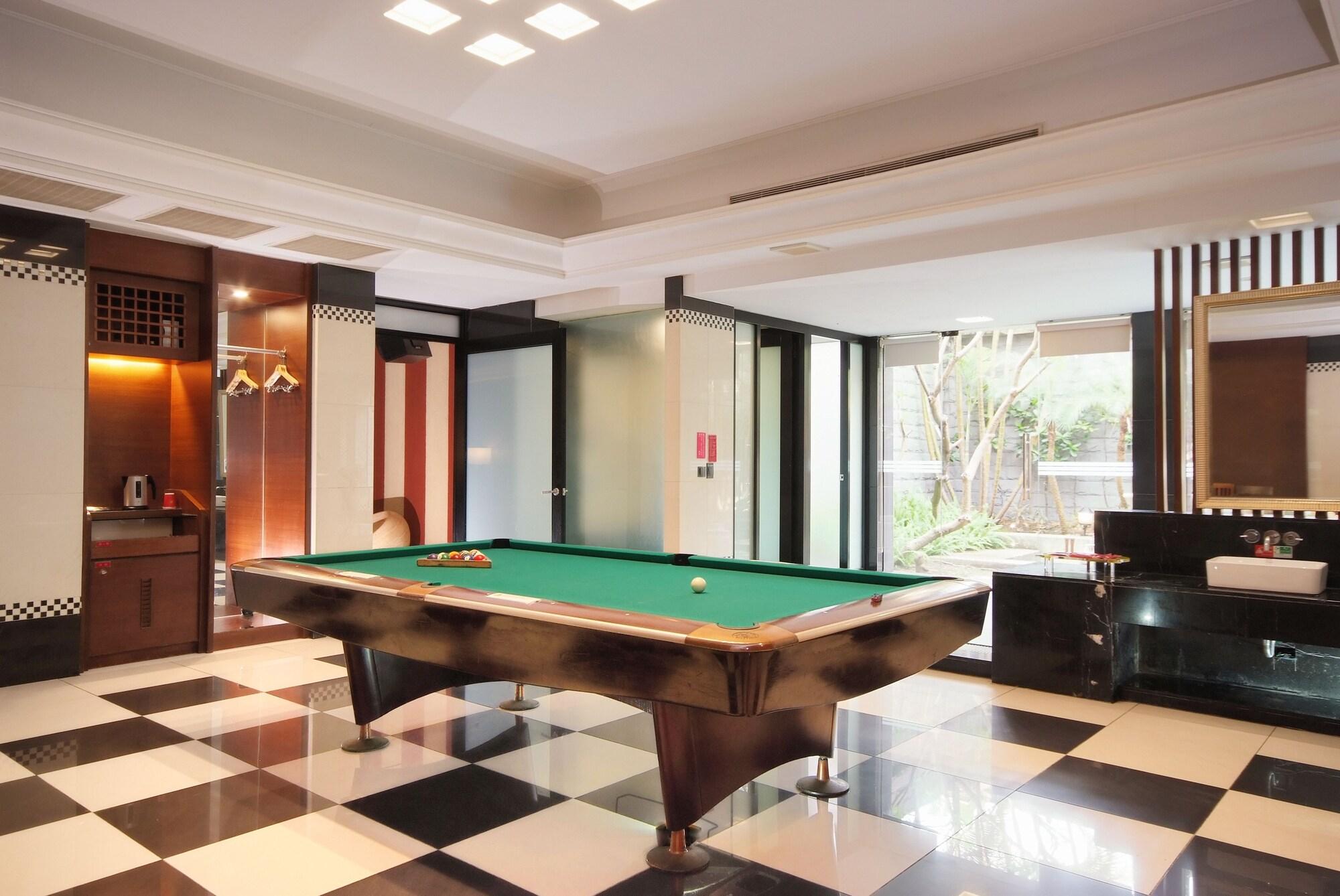 Área de recreação Q Motel