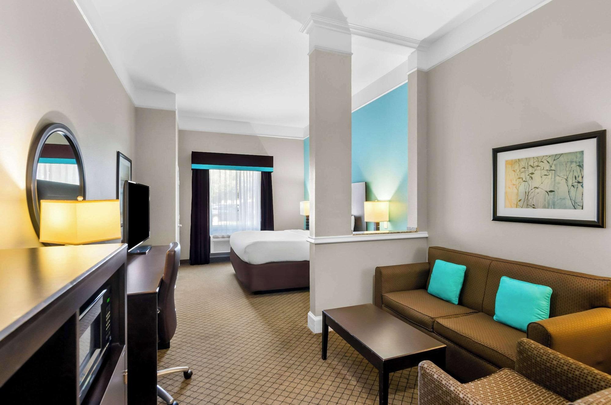 Habitación Comfort Suites at Katy Mills