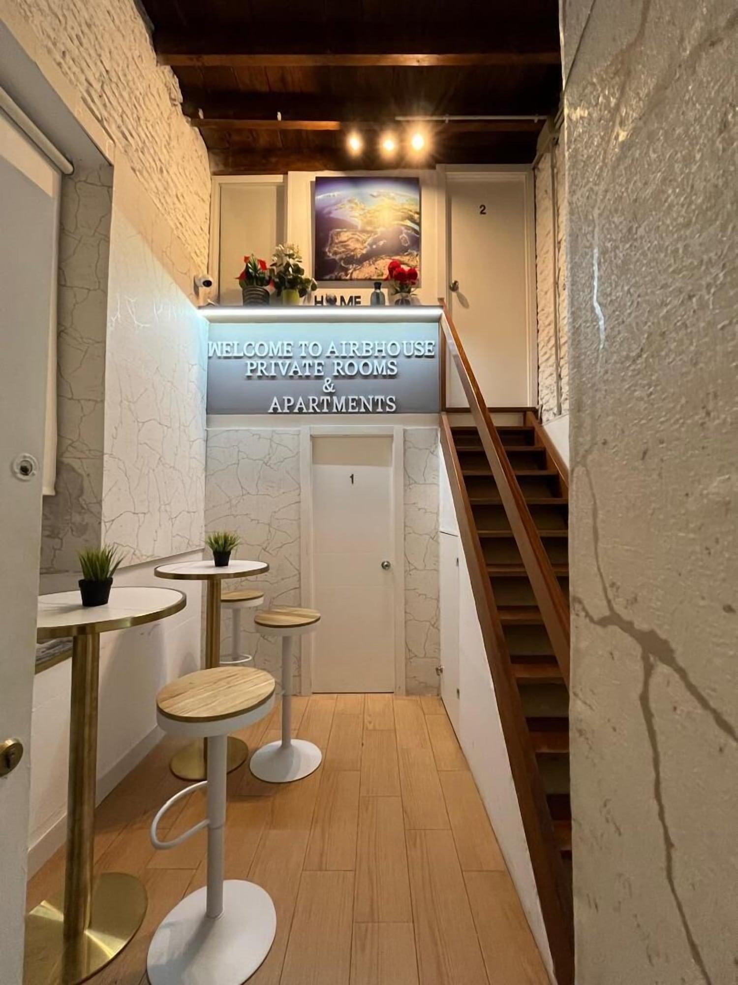 Varios airbhouse private rooms & apartments