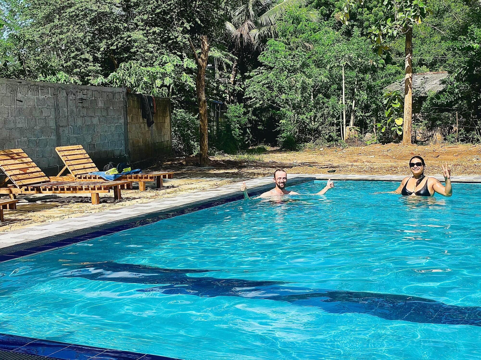 Vista Piscina Ivory Safari House