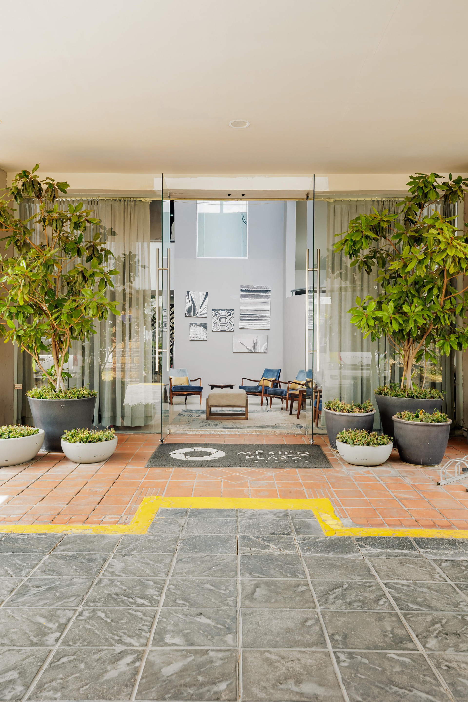 Vista Exterior Hotel Suites Mexico Plaza Campestre