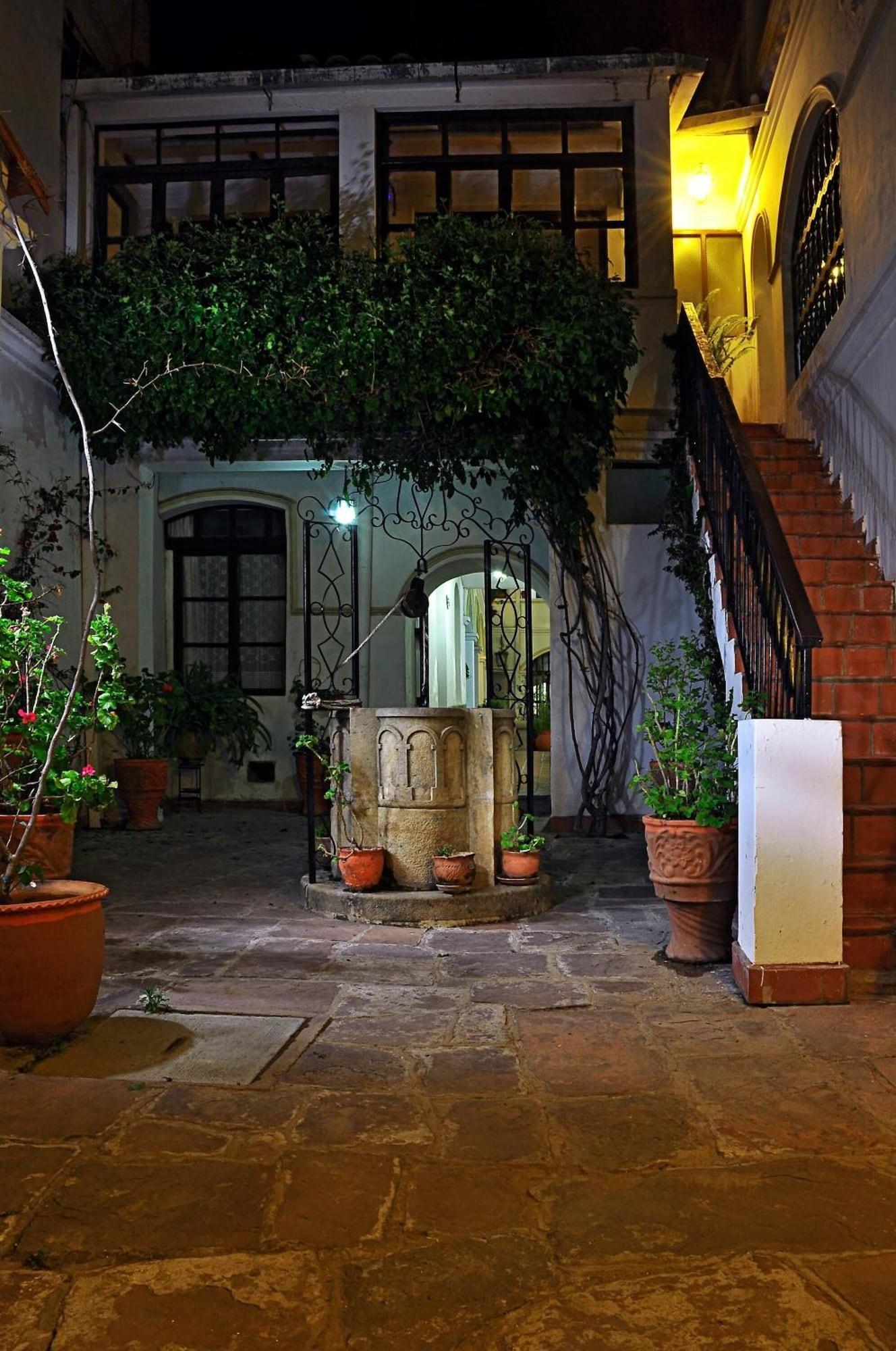 Vista Exterior Hostal Sucre