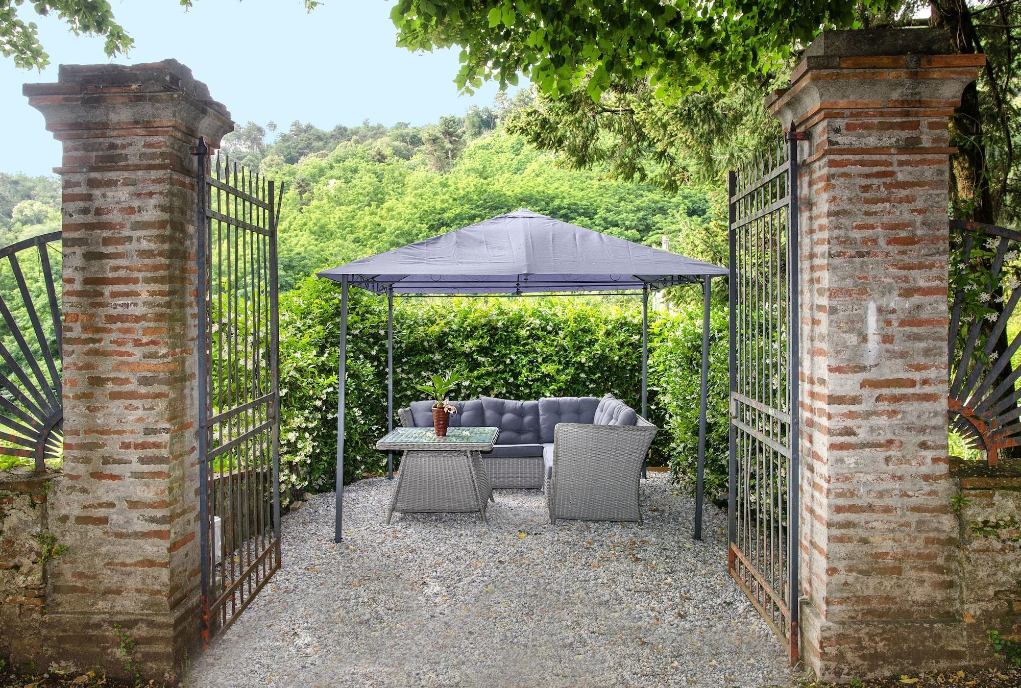 Varios Casa Diocesana di Lucca