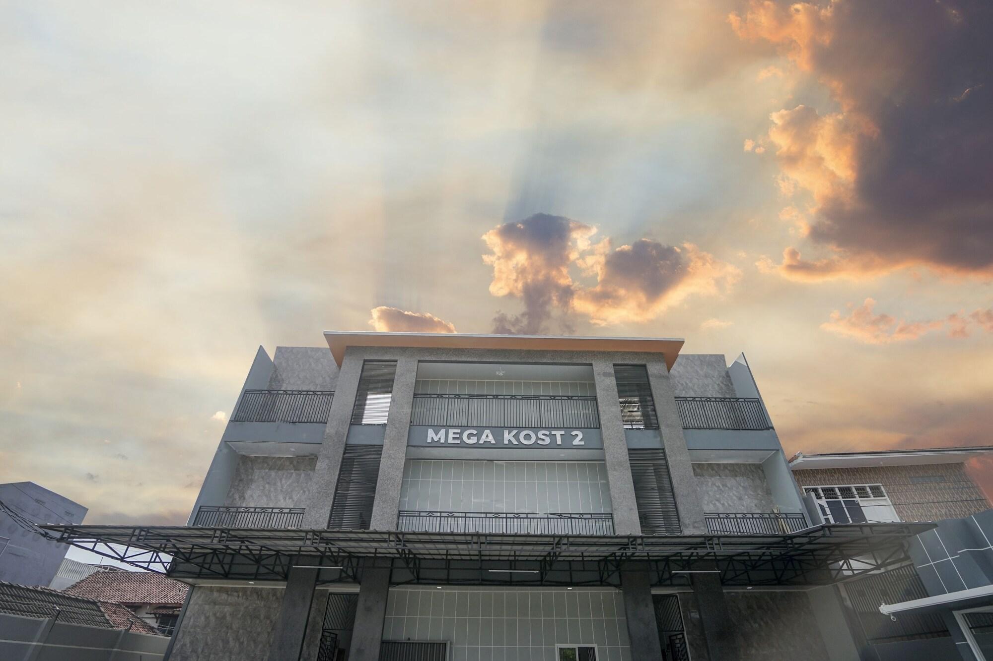 Vista Exterior OYO 945 Mega Kost 2