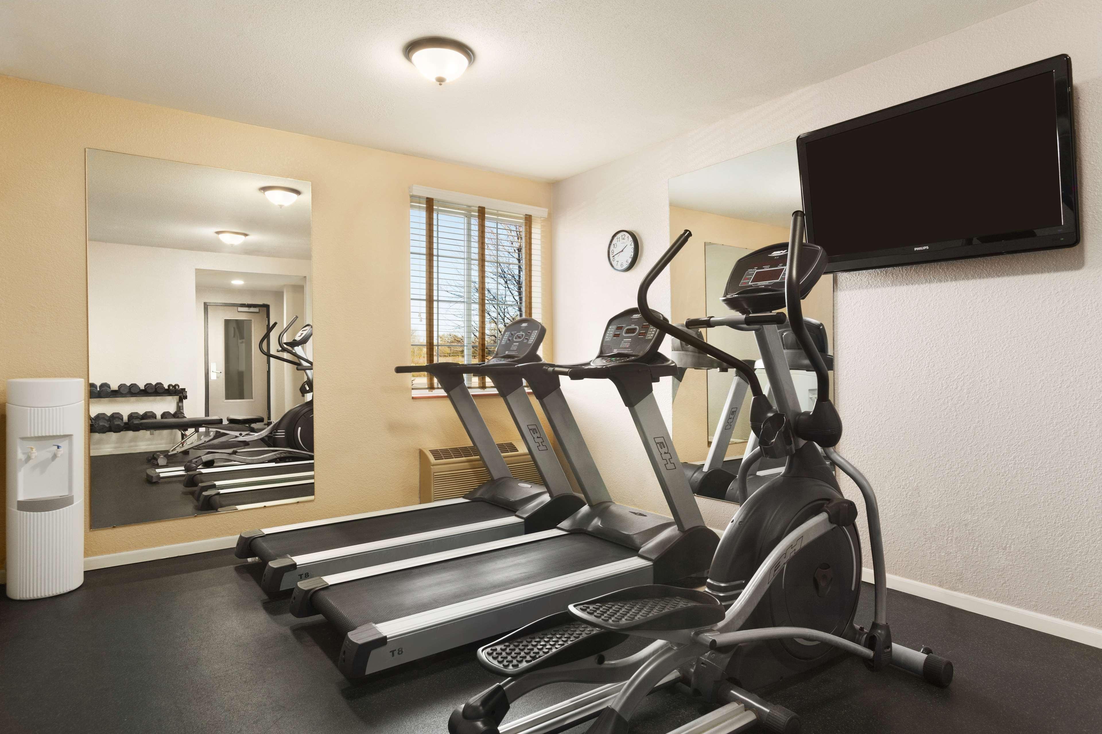 Gimnasio Country Inn & Suites by Radisson, Eagan, MN