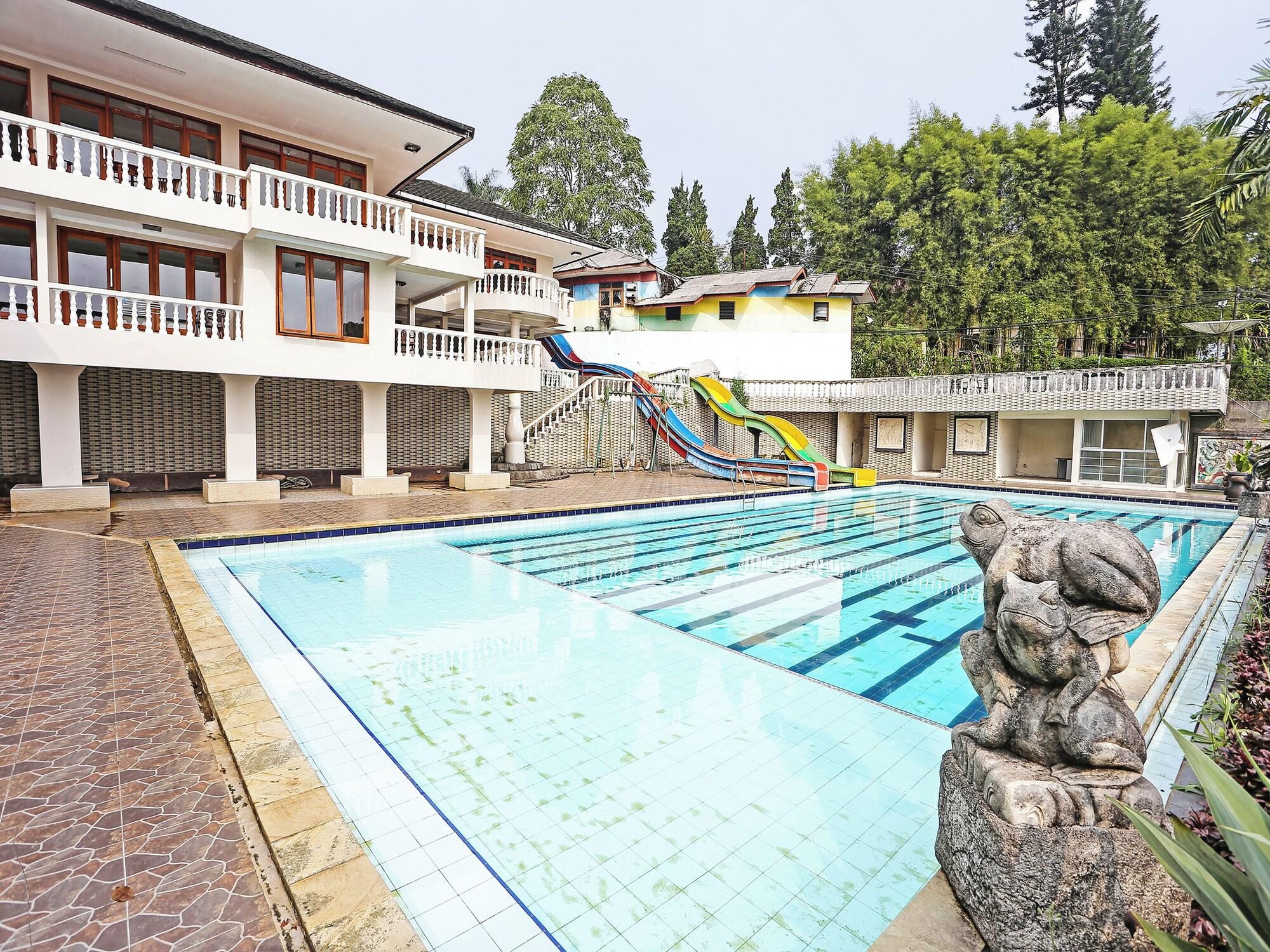 Varios Hotel O Tjokro 3