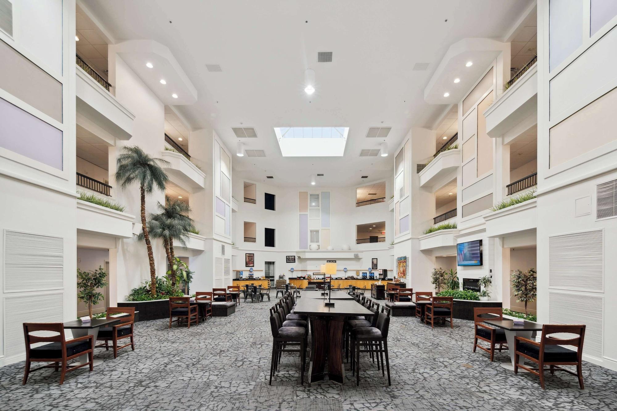 Vista Lobby Sonesta Essential Vacaville - Napa Valley