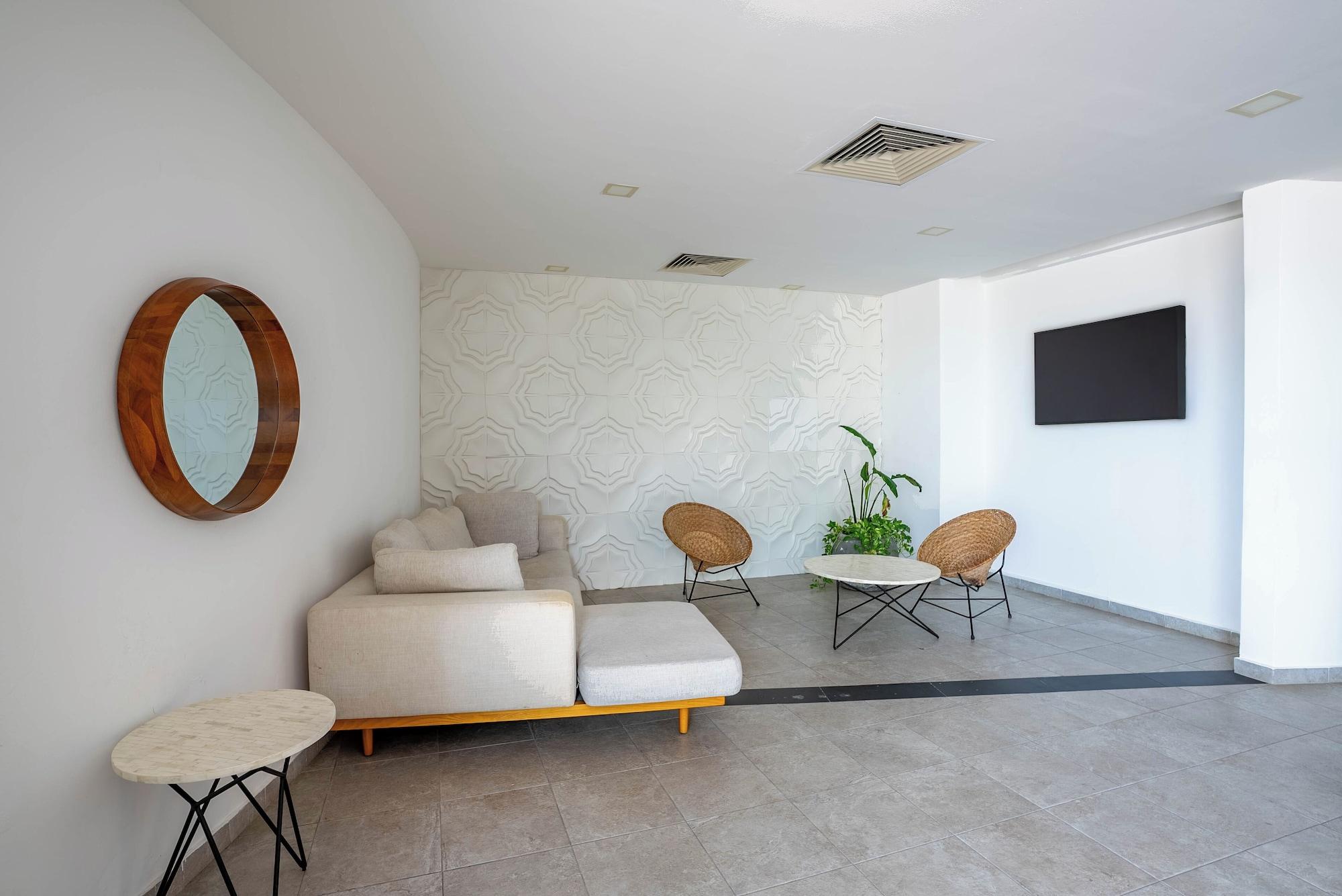 Vista Lobby EHDEN Vacation Suites Puerto Cancún