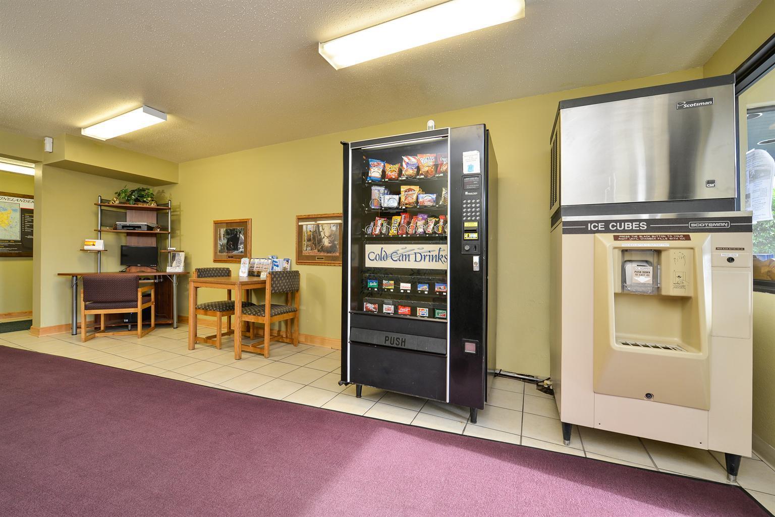 Vista Lobby Americas Best Value Inn