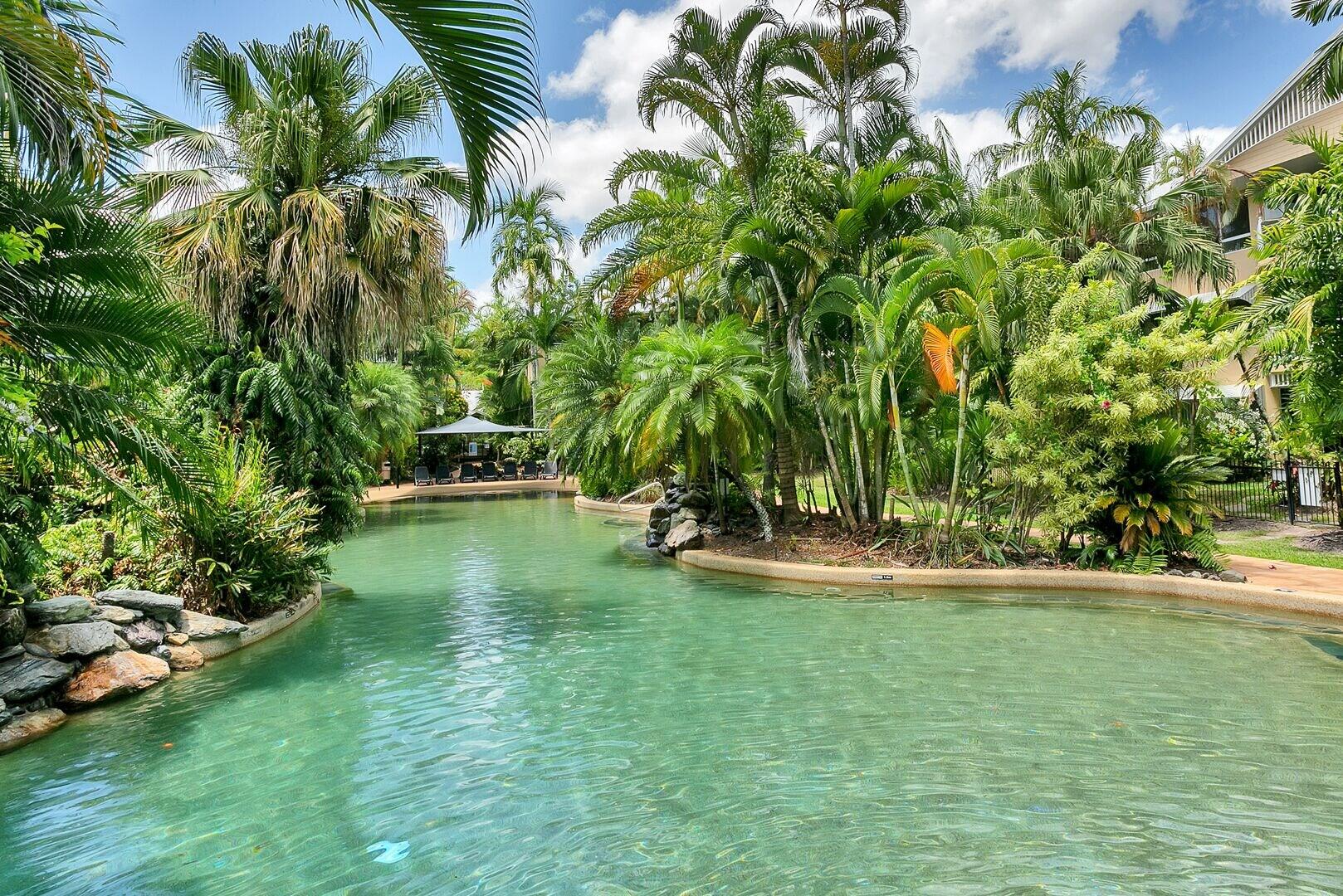 Varios Trinity Links Resort