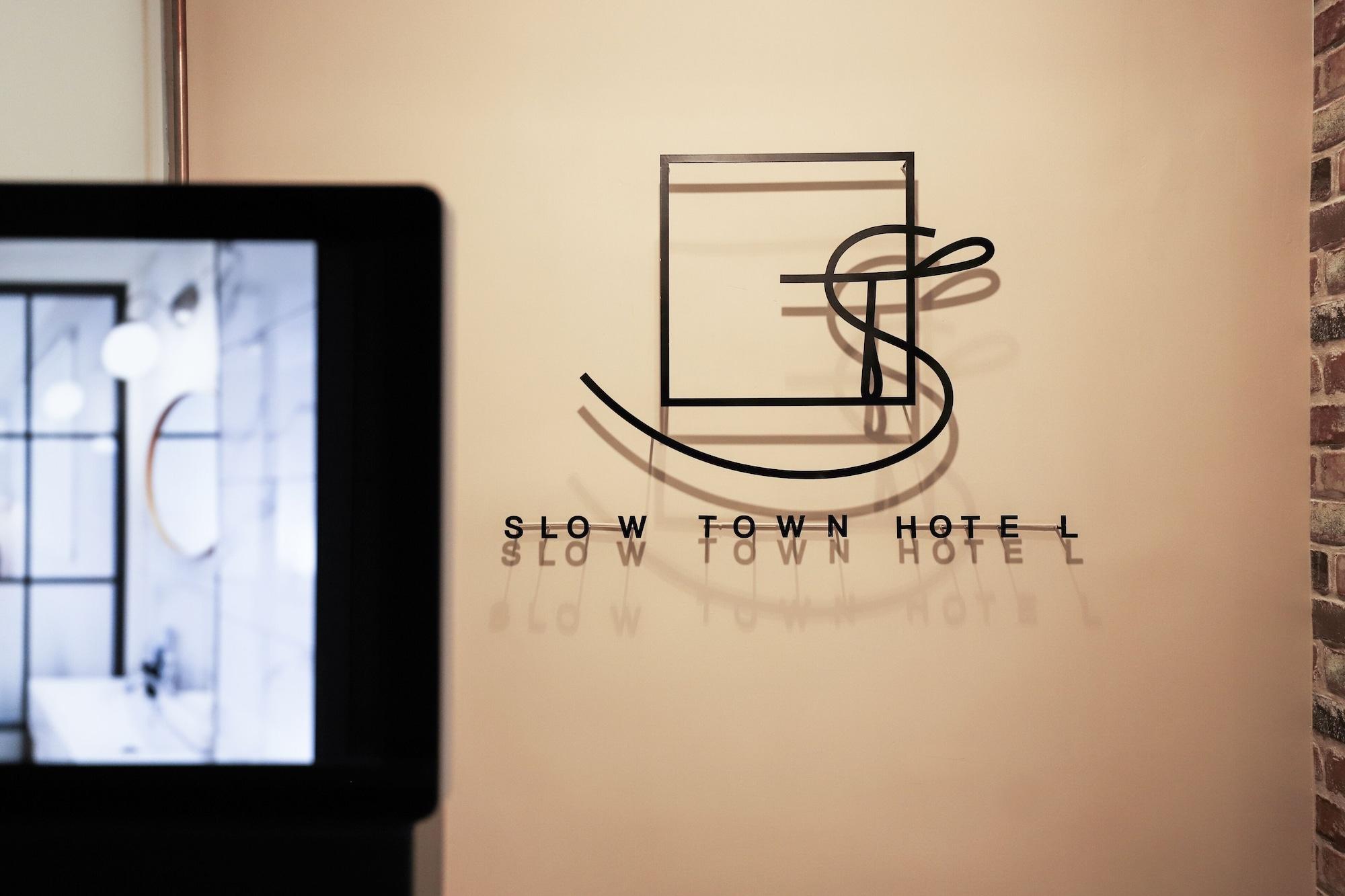 Vista Exterior Slow Town Hotel - Reel