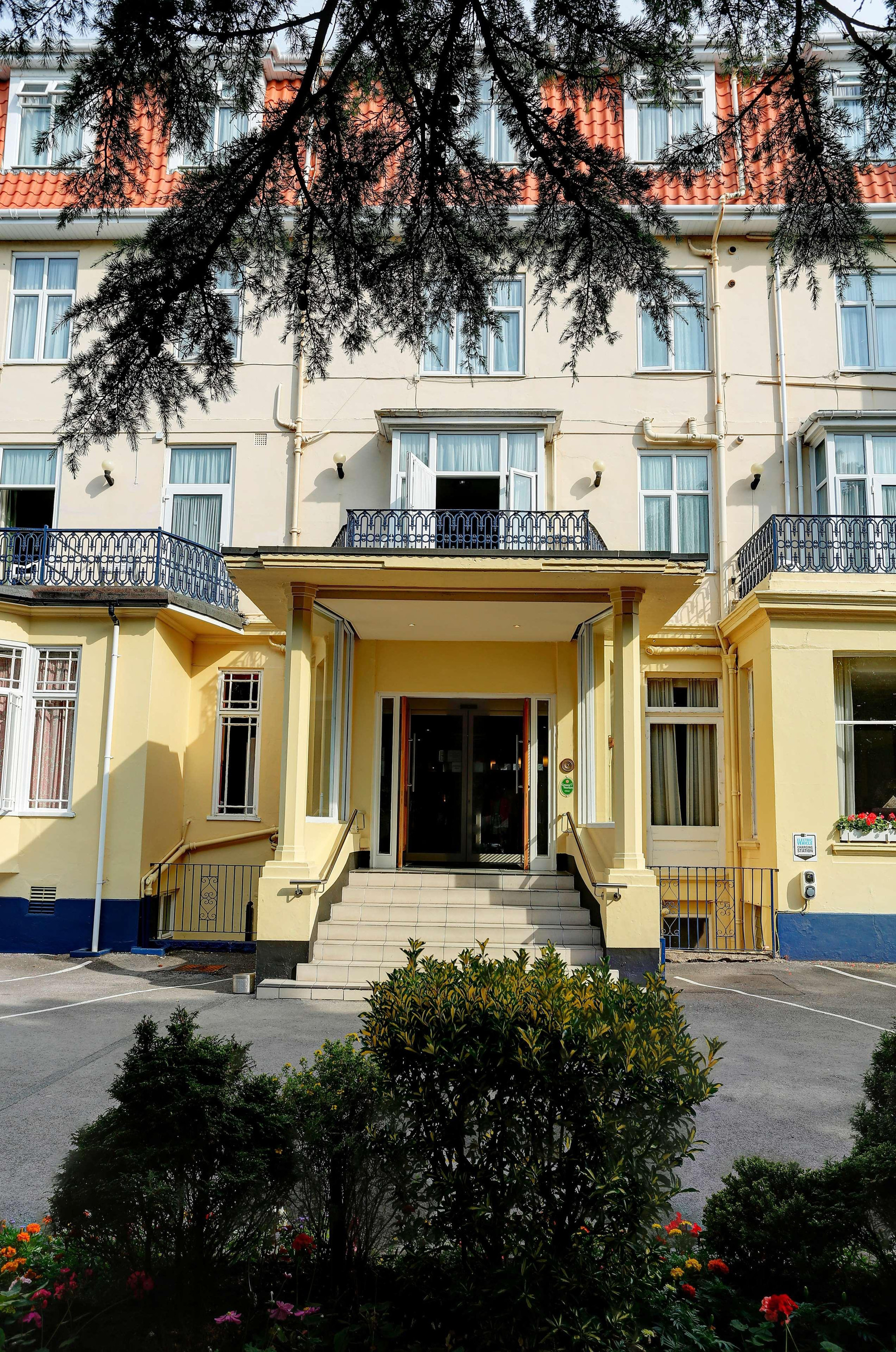 Vista Exterior ibis Styles Bournemouth