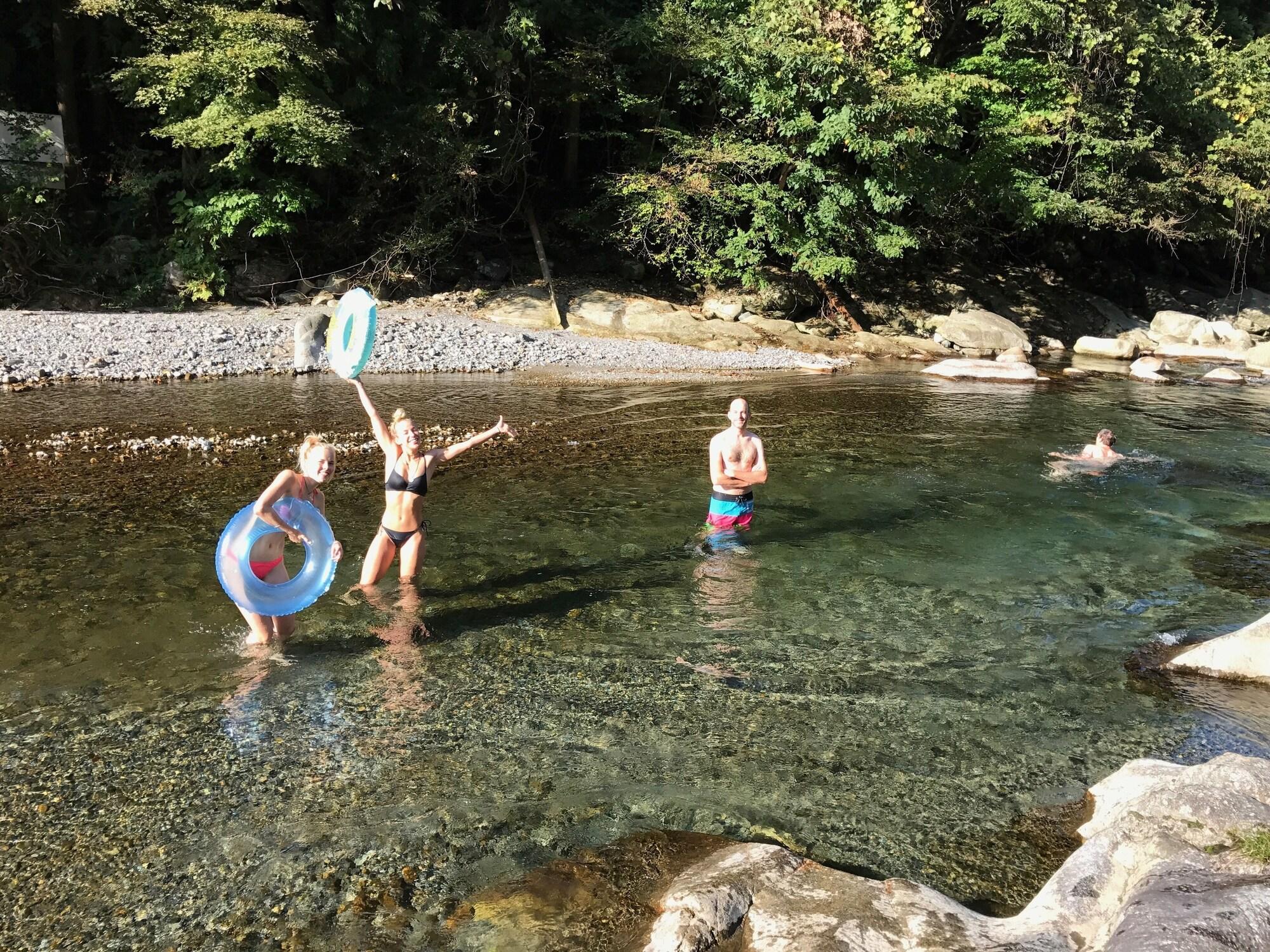 Playa earth hostel - the riverhouse