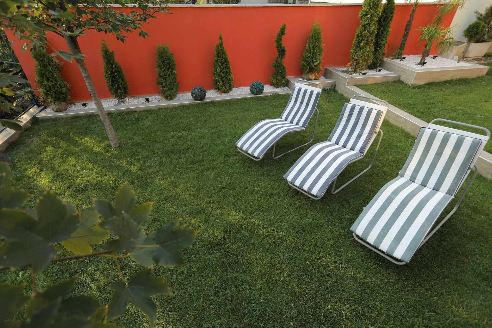 Varios Garden40
