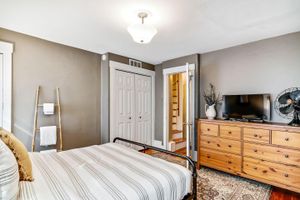 Alquiler Vacacional - Urban Charm! 4BR/2BR Retreat w/Patio & Parking