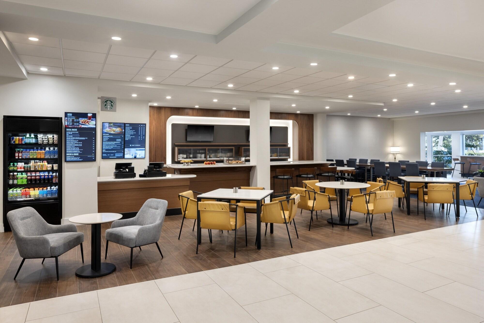 Restaurant Courtyard by Marriott across Universal Orlando