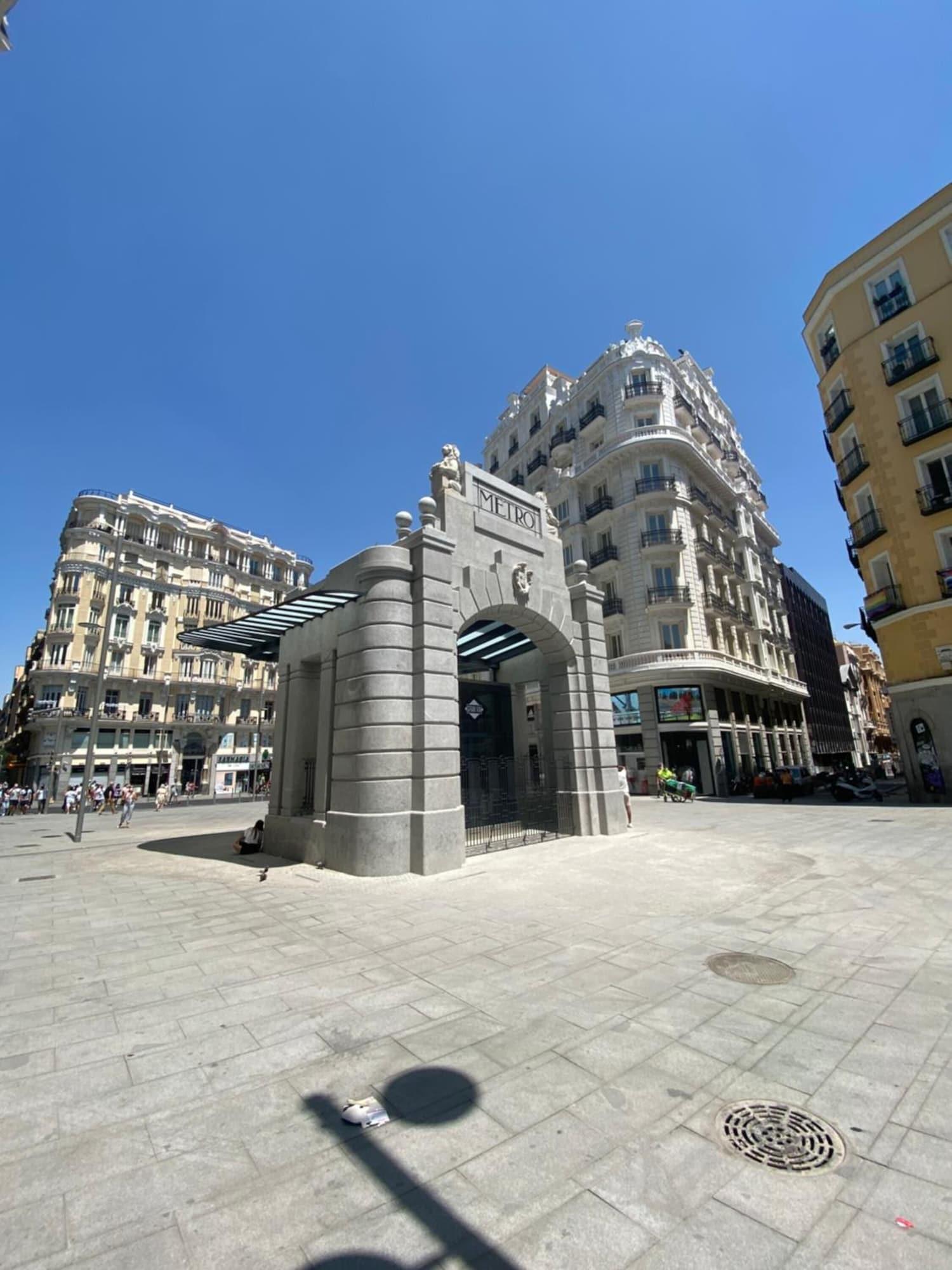 Vista Exterior Hostal MH Fuencarral