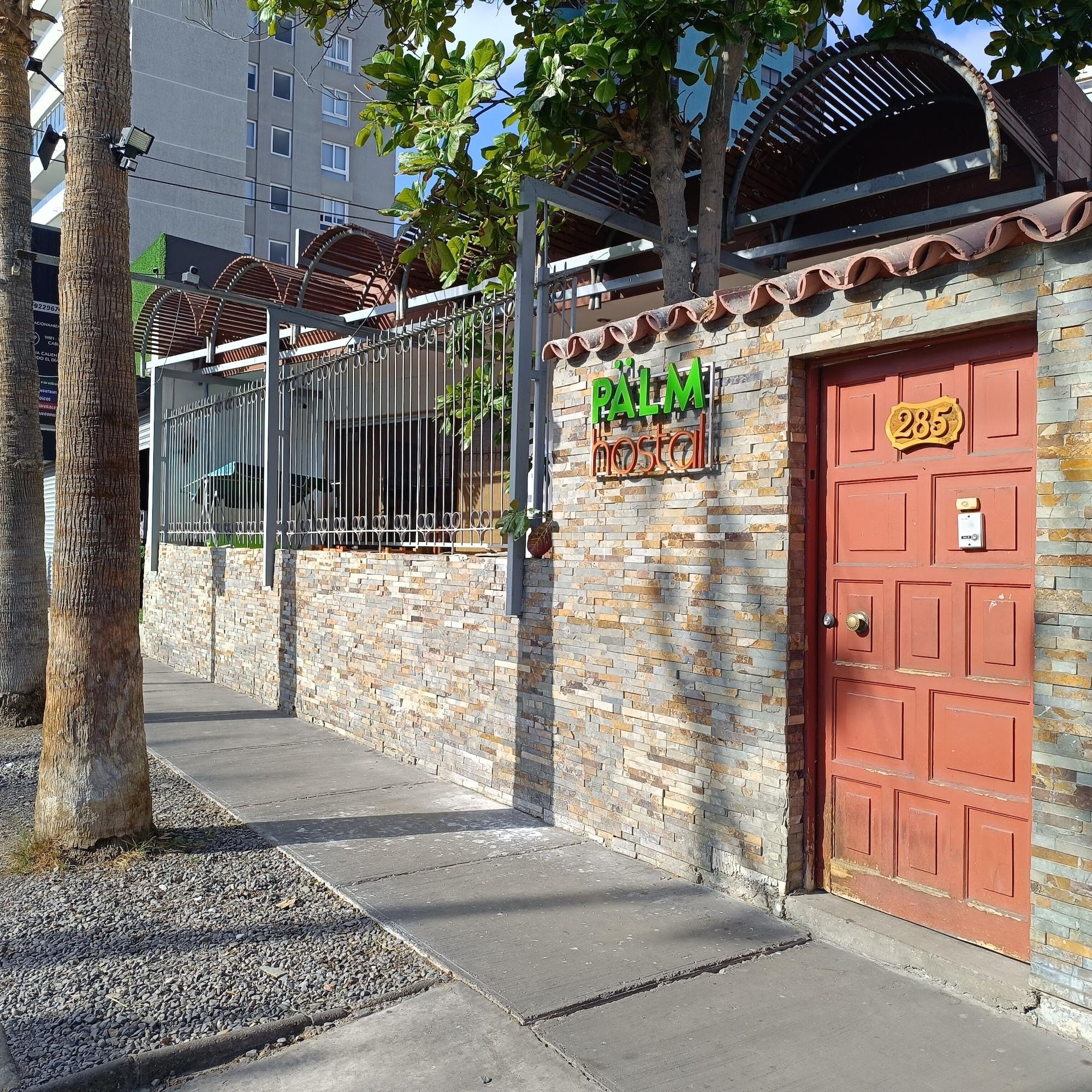 Varios Palm Hostal