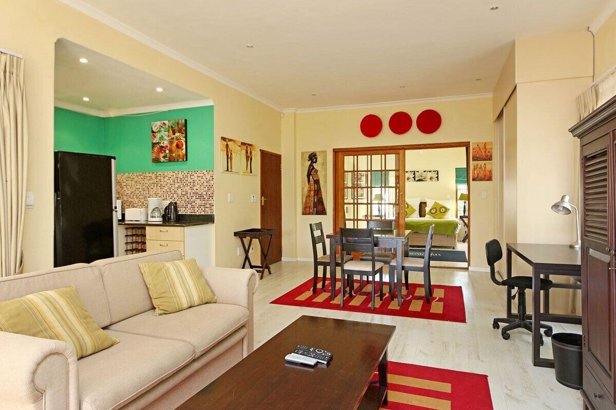 Varios Kleinbosch Lodge