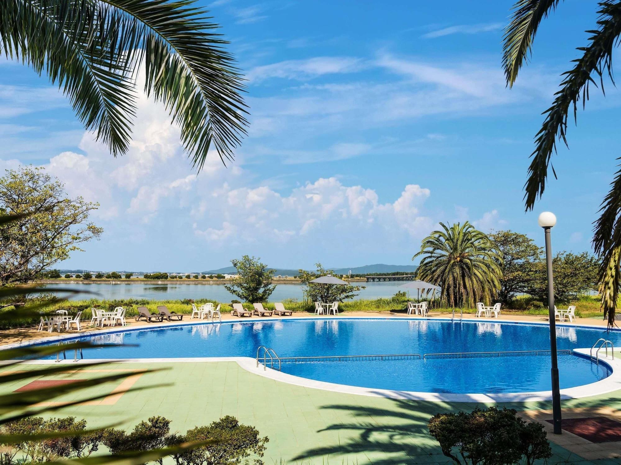 Vista Piscina Grand Mercure Lake Hamana Resort & Spa