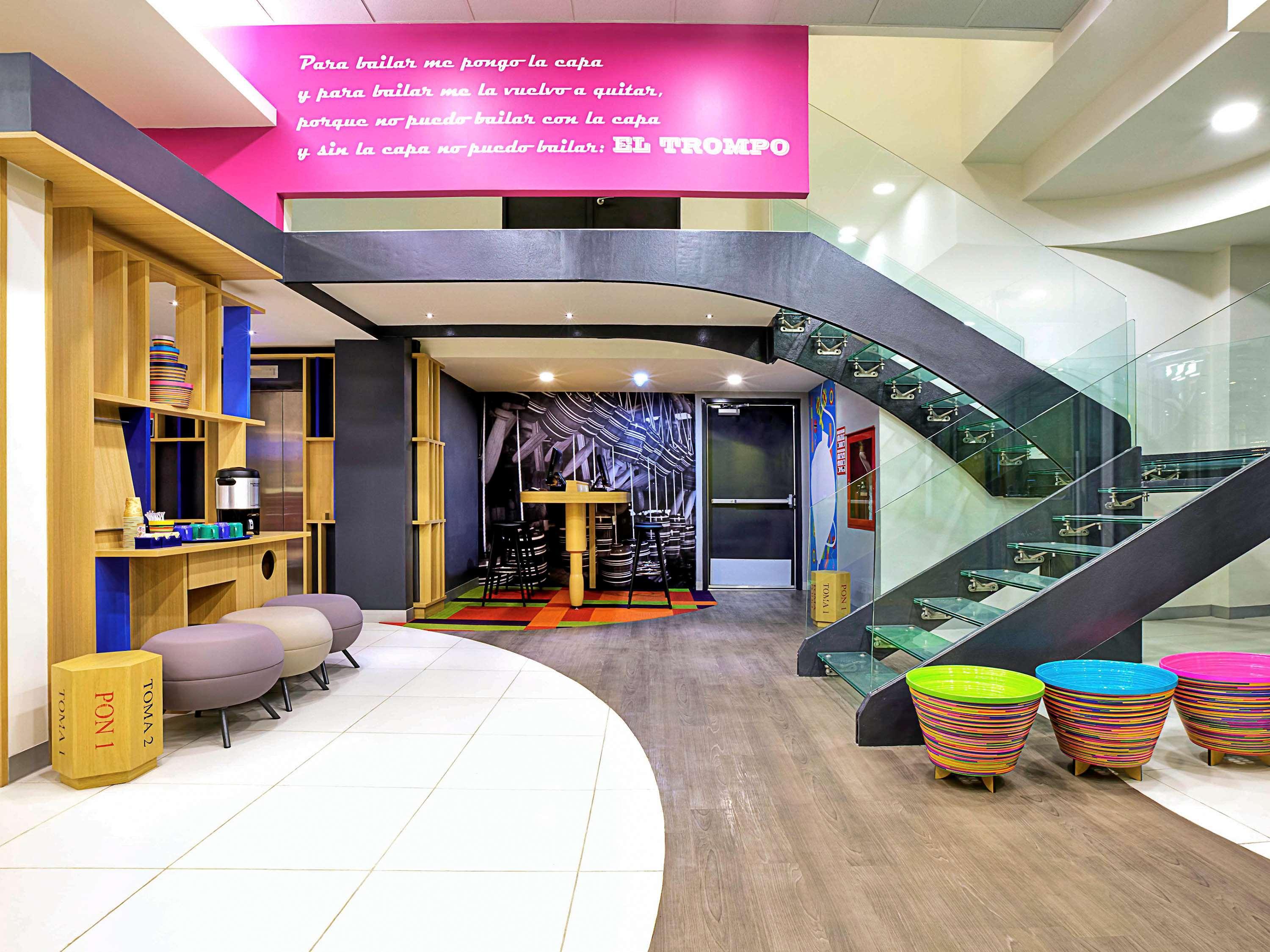 Vista Lobby ibis Styles Mexico Reforma