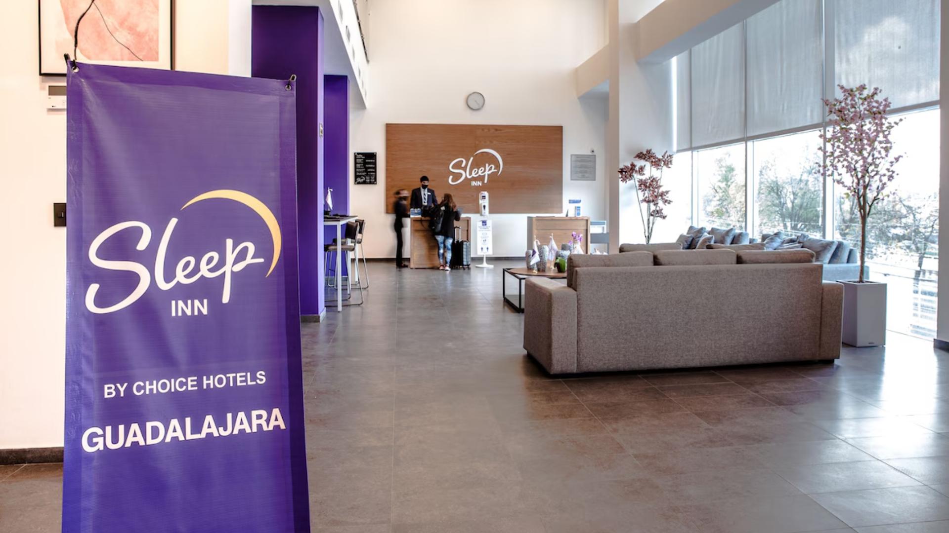 Vista Lobby Sleep Inn Guadalajara Galerías
