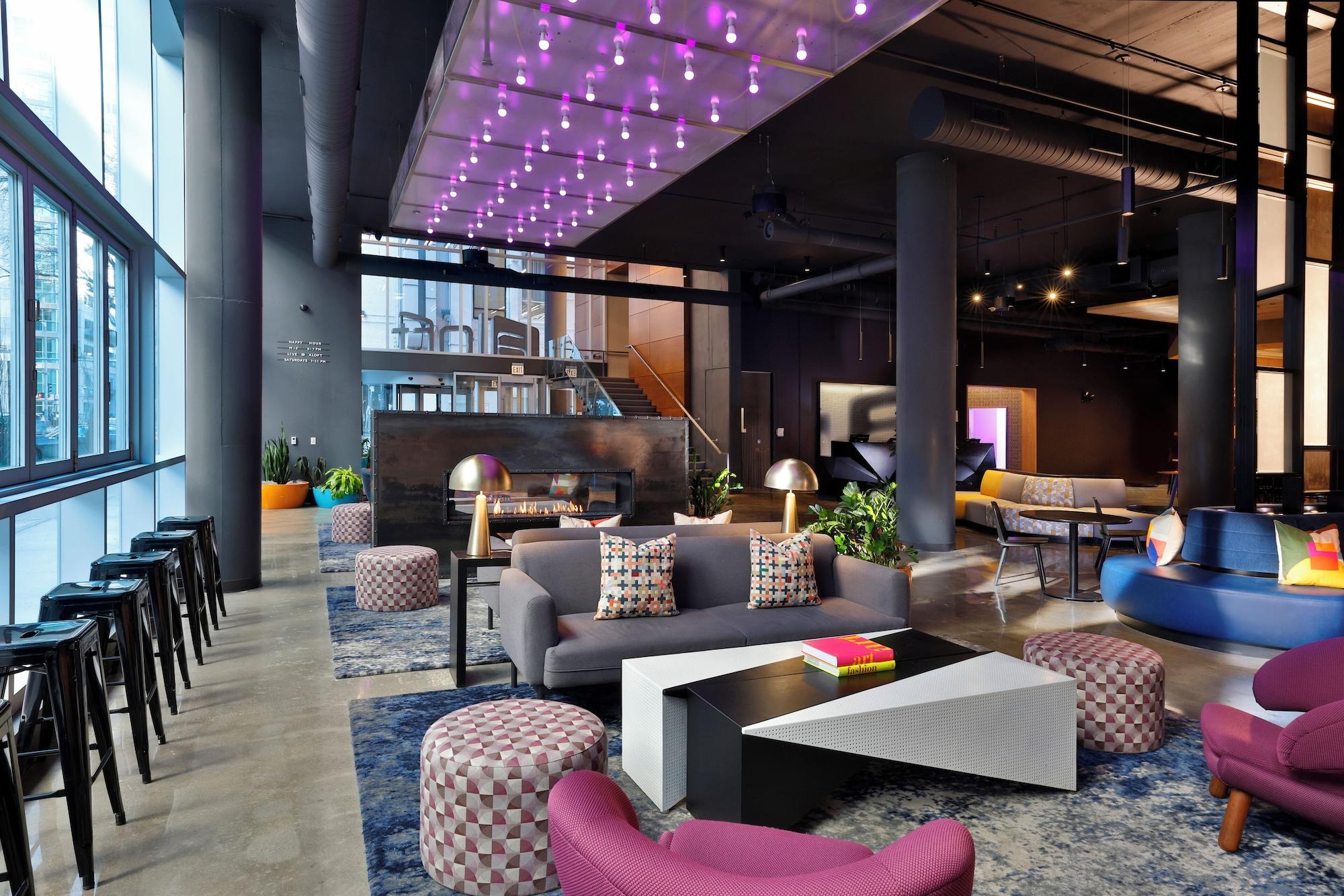 Vista Lobby Aloft Chicago Mag Mile
