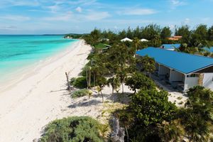 Alojamiento - Pelican Beach Hotel